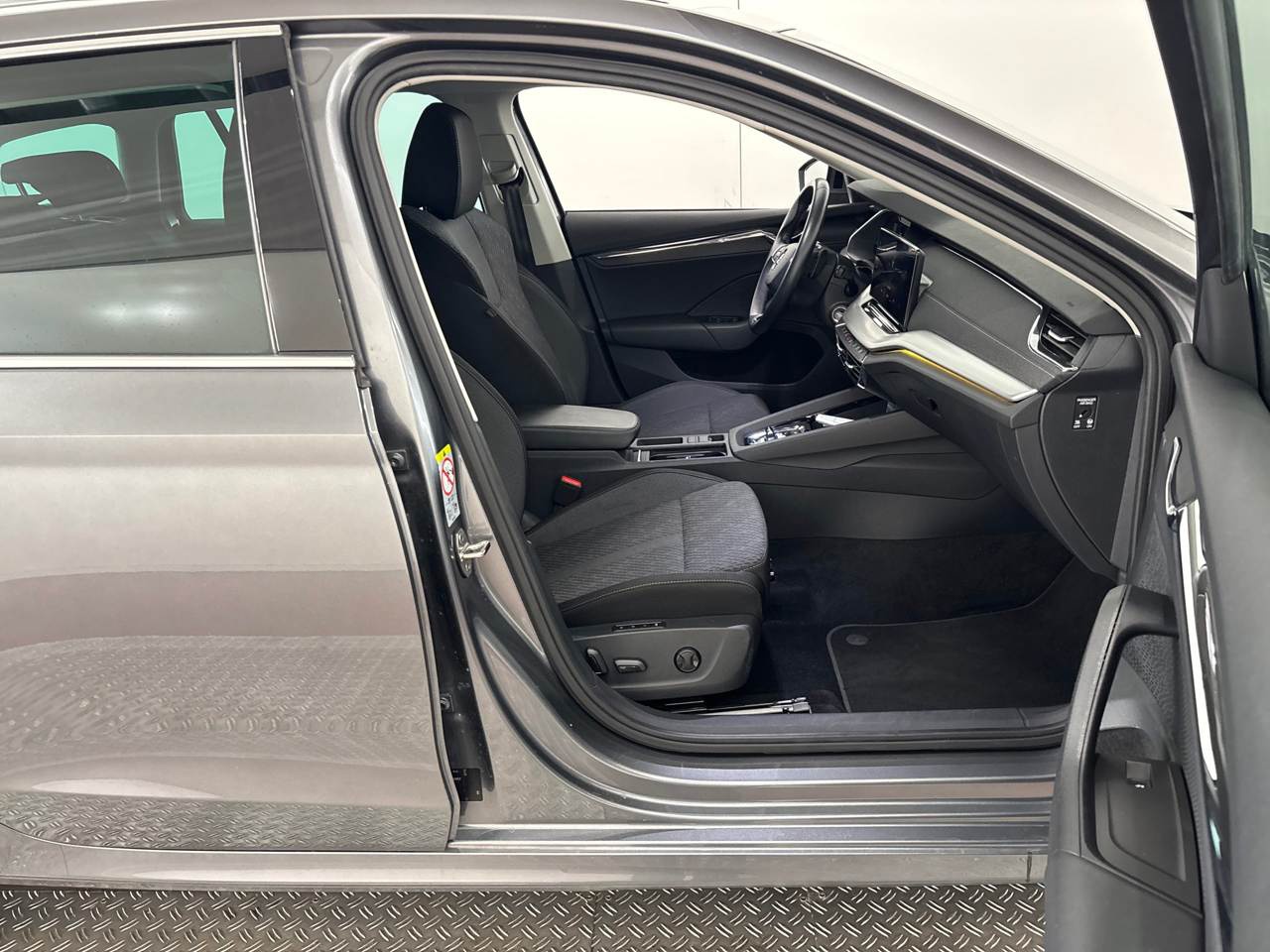 Skoda Octavia 2.0 TDI Style HuD AHK RFK 6