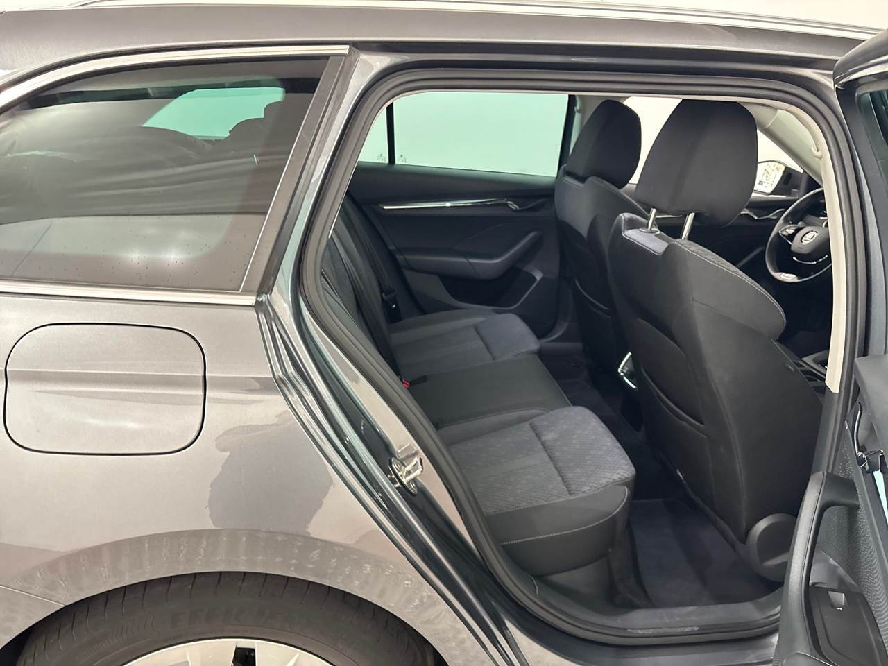 Skoda Octavia 2.0 TDI Style HuD AHK RFK 7