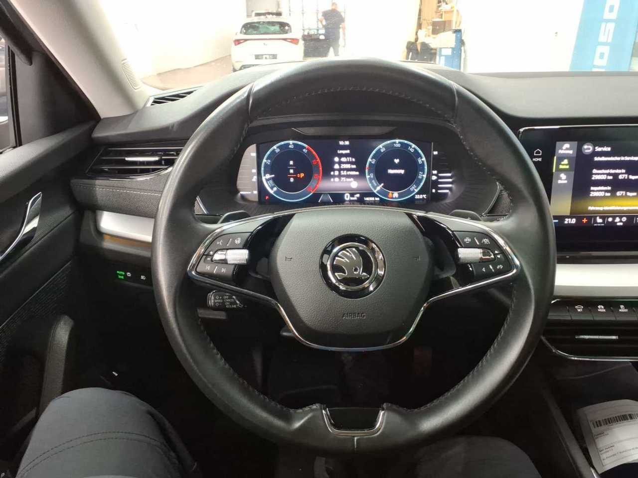Skoda Octavia 2.0 TDI Style HuD AHK RFK 8