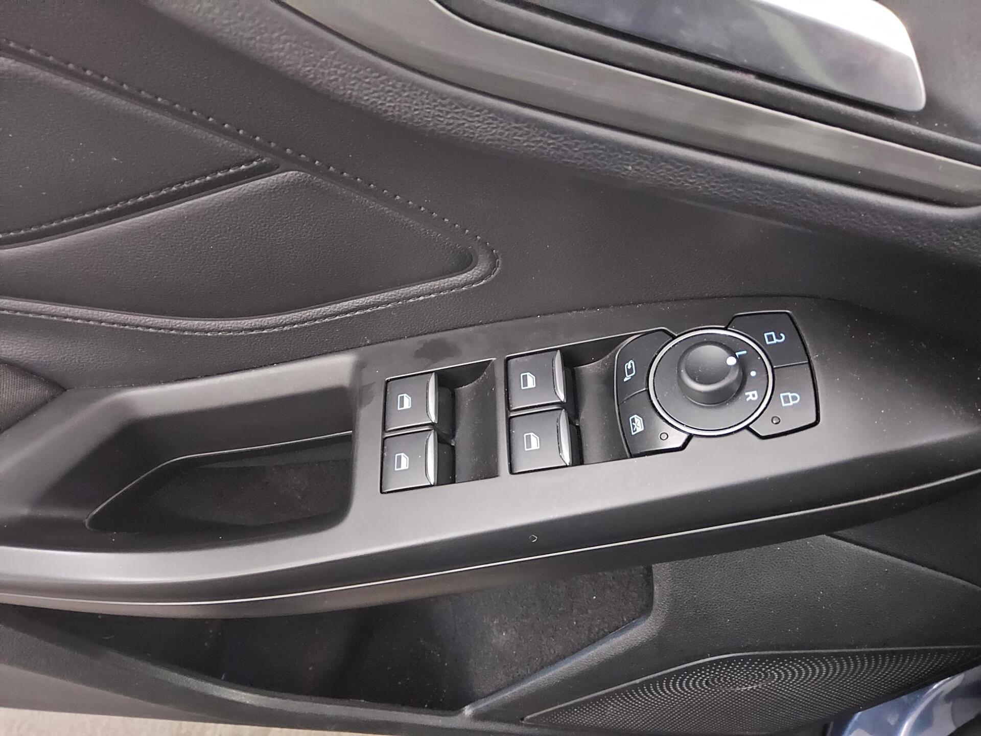 Ford Focus Turnier 1.5 EB Titanium X Navi LED RFK AHK 10