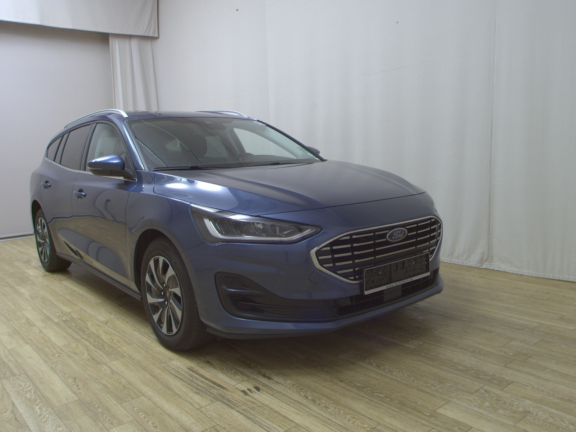 Ford Focus Turnier 1.5 EB Titanium X Navi LED RFK AHK 3