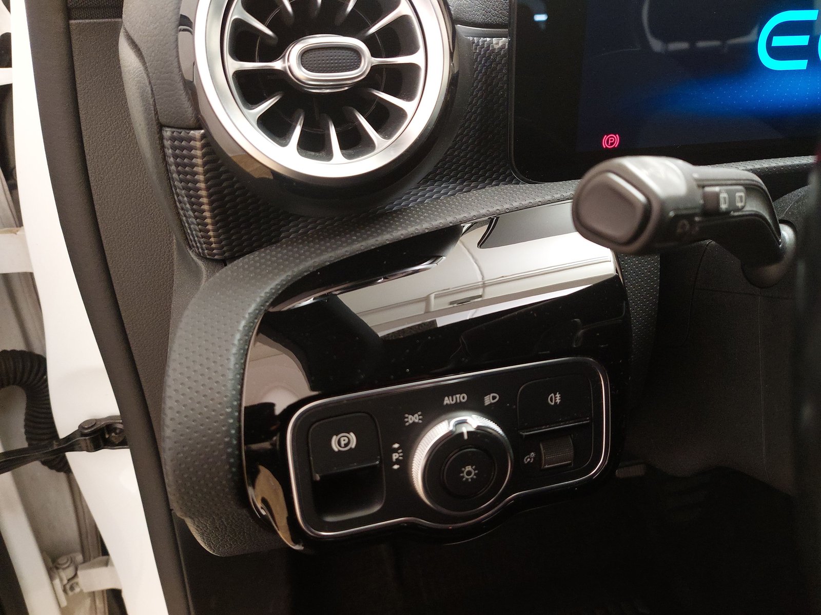 Mercedes-Benz A 250 e Progressive T-Leder Navi MB-LED PDC 7