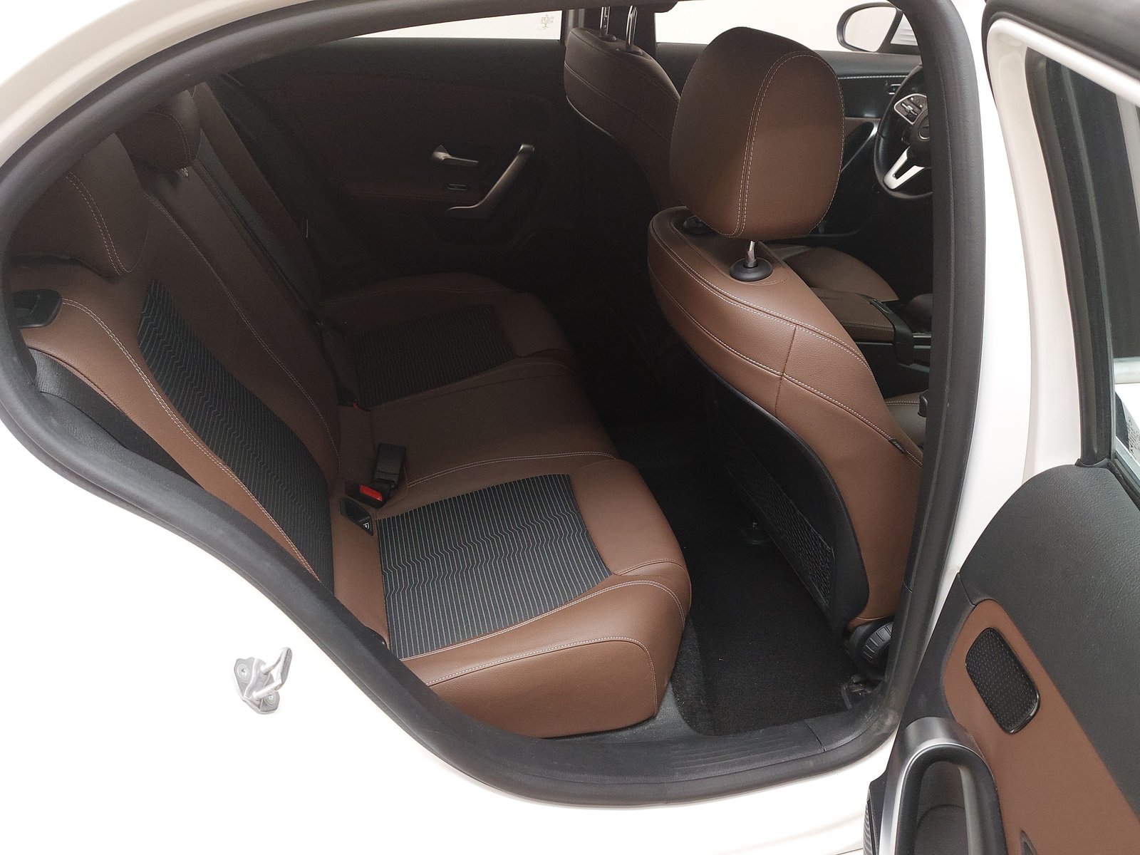 Mercedes-Benz A 250 e Progressive T-Leder Navi MB-LED PDC 12