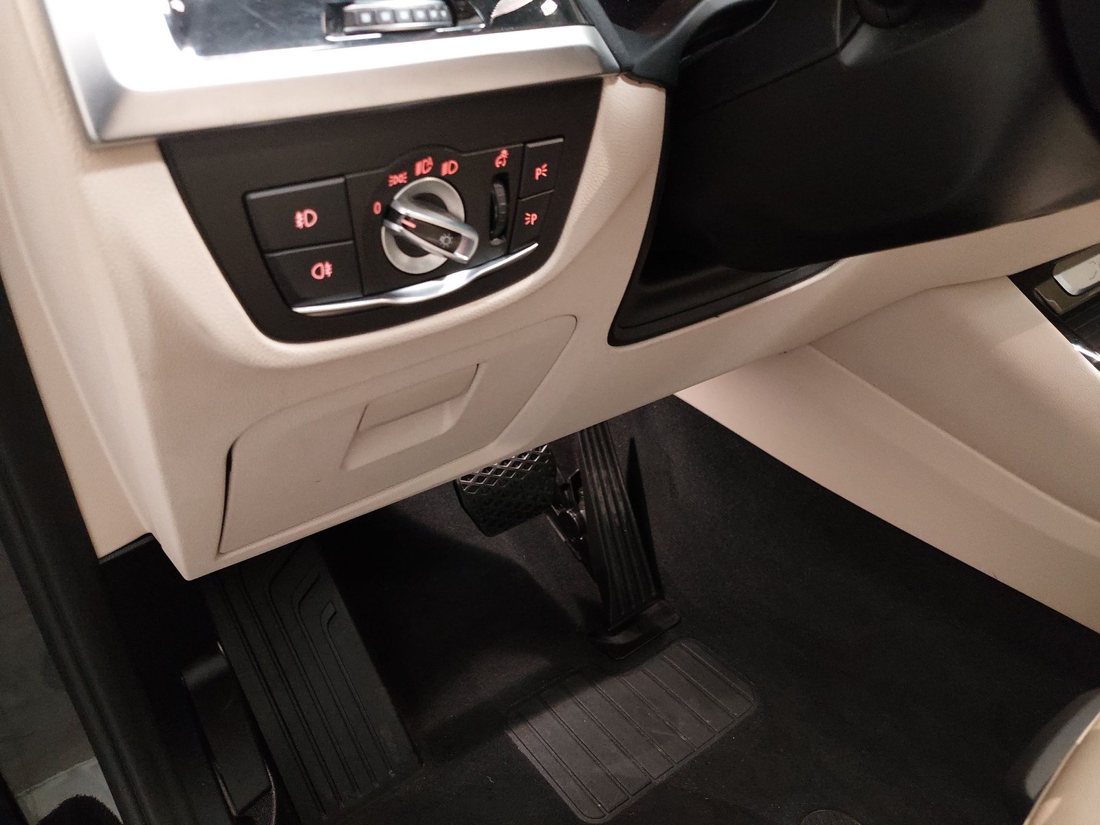 BMW X3 xDrive30e Advantage Leder Navi LED LC prof. 7