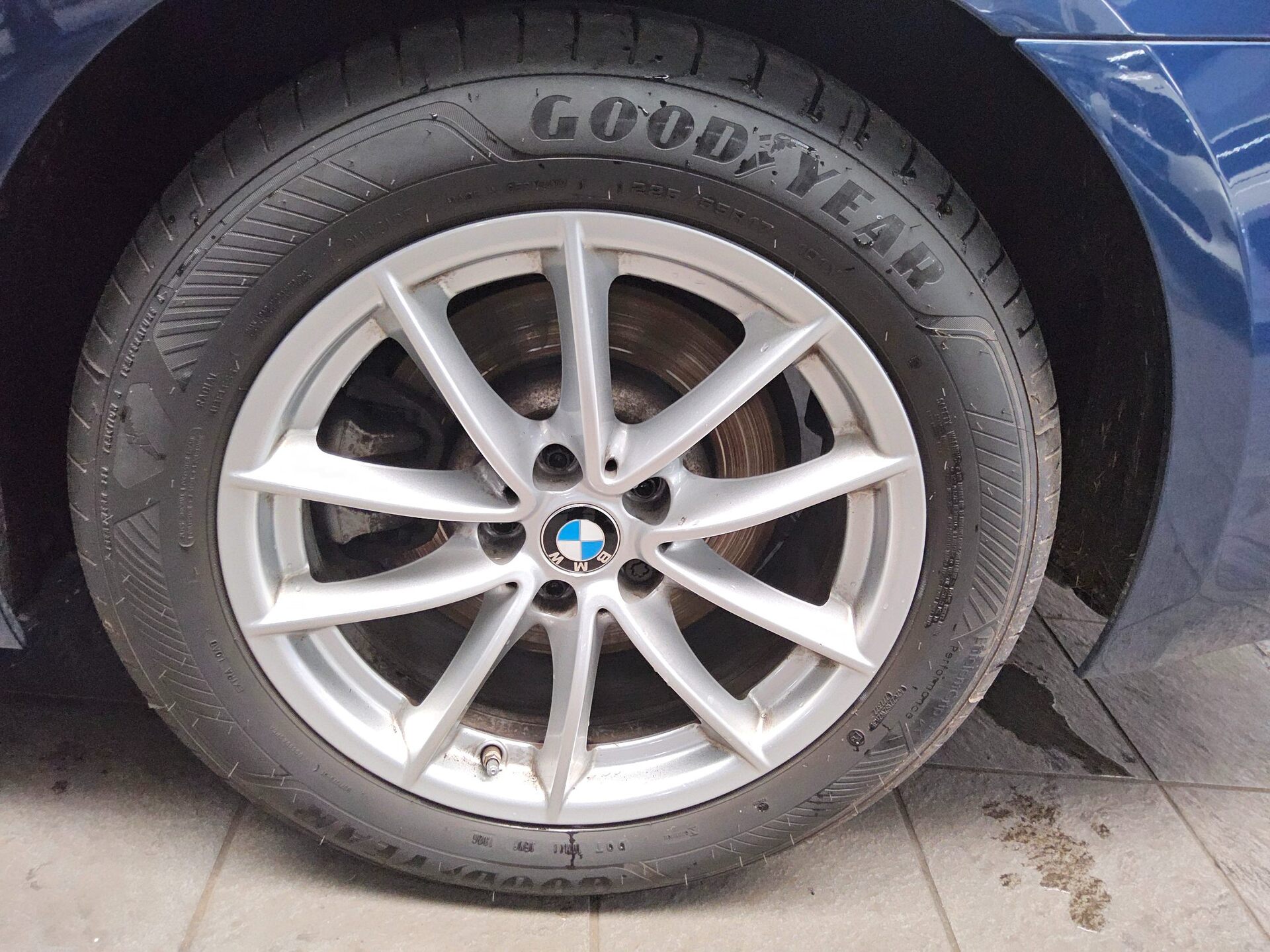 BMW 520dA Leder Navi HuD GSD LED AHK 12