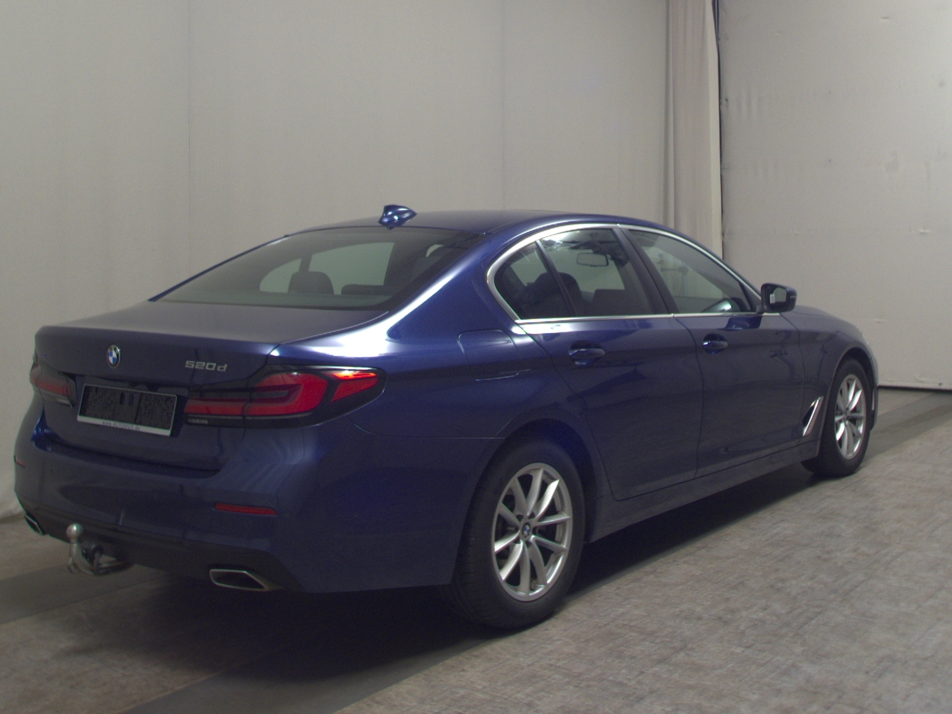 BMW 520dA Leder Navi HuD GSD LED AHK 4
