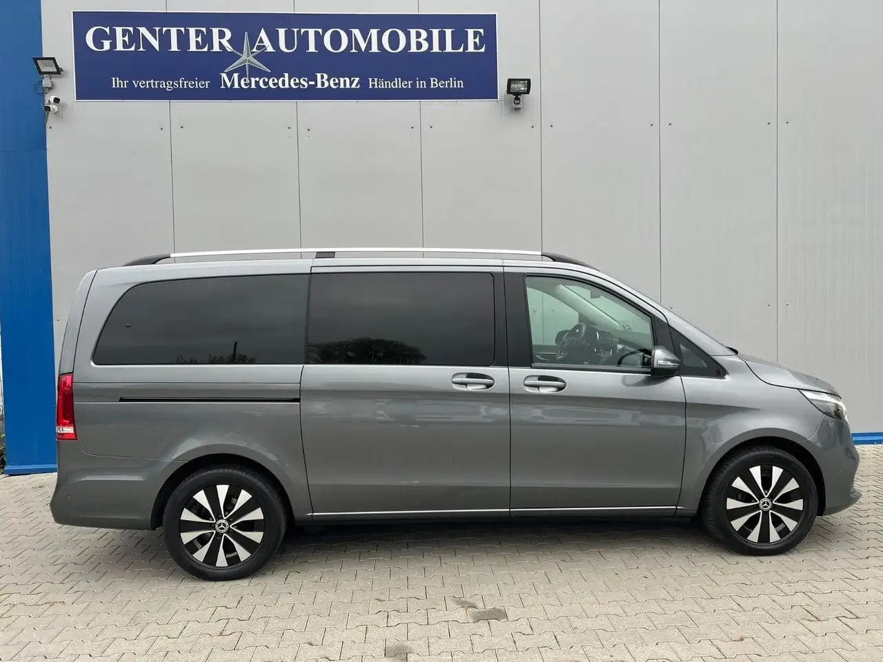 Mercedes-Benz V 250 LANG SPORTPAKET 9G-TR NAVI LED WEBASTO AHK 5