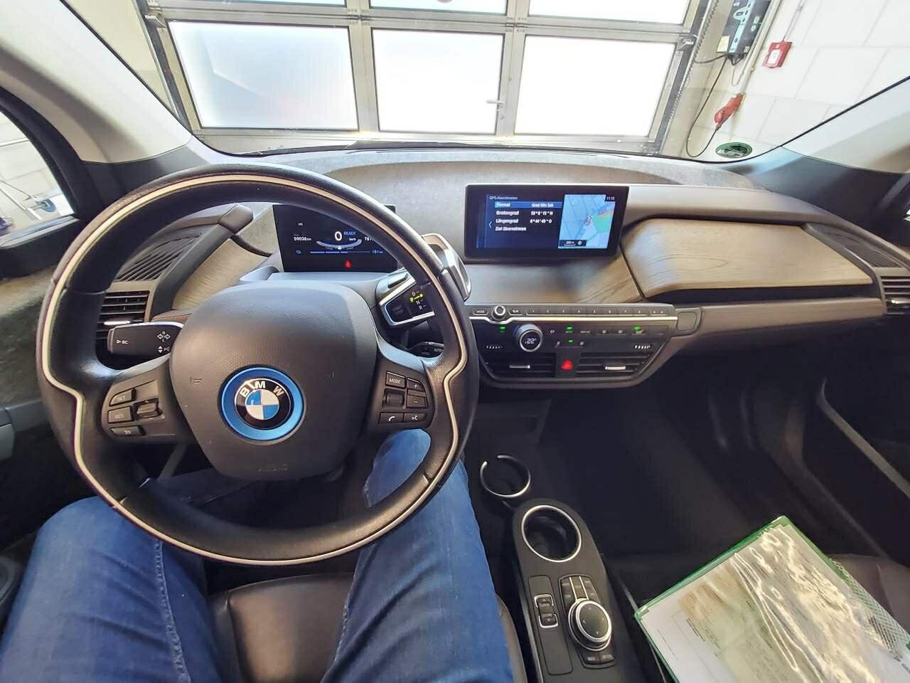 BMW i3 NAVI KLIMAAUT RADIO MFL PANO 6