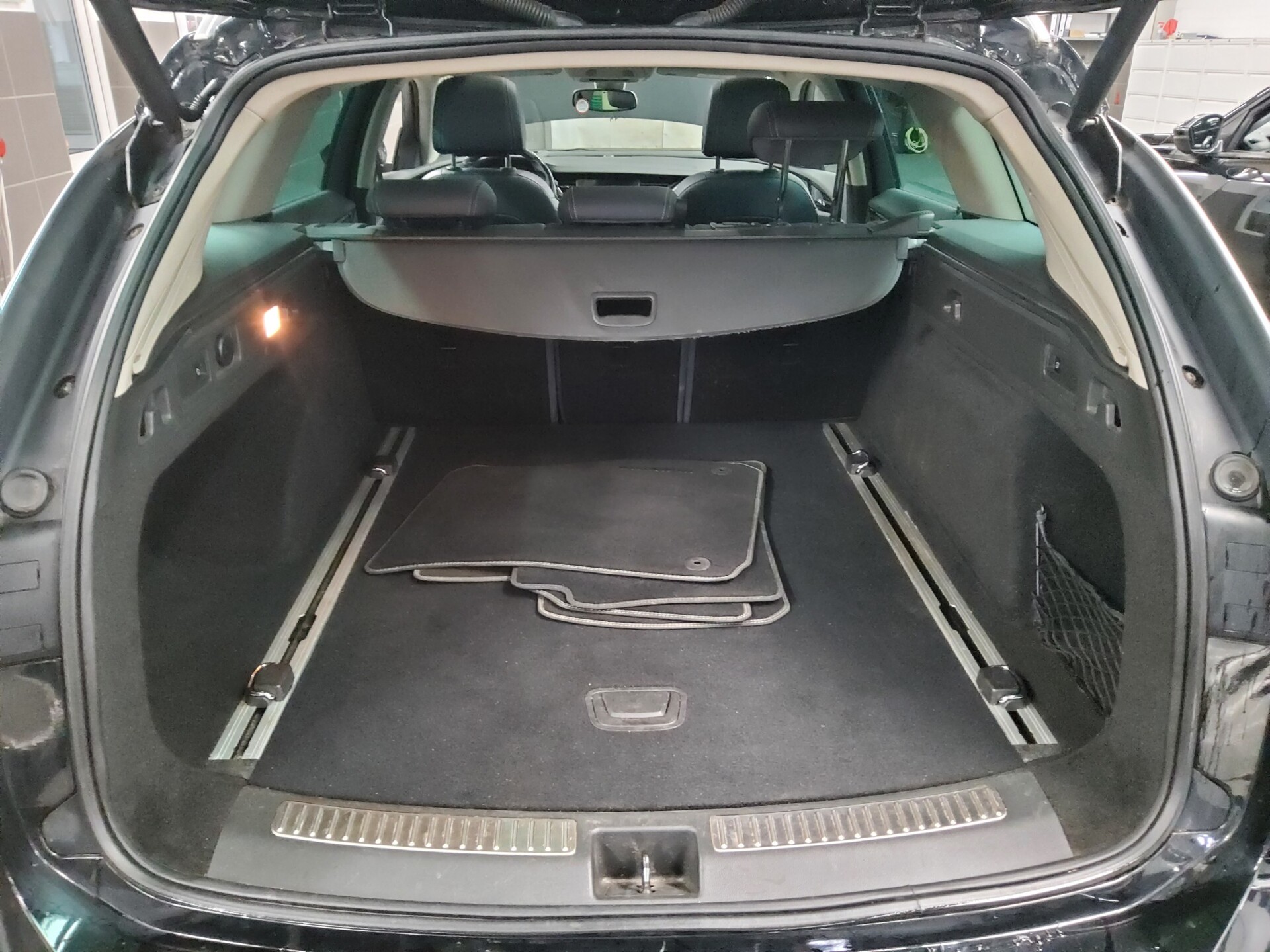 Opel Insignia ST 2.0 CDTI Ultimate OPC Navi HuD AHK 12