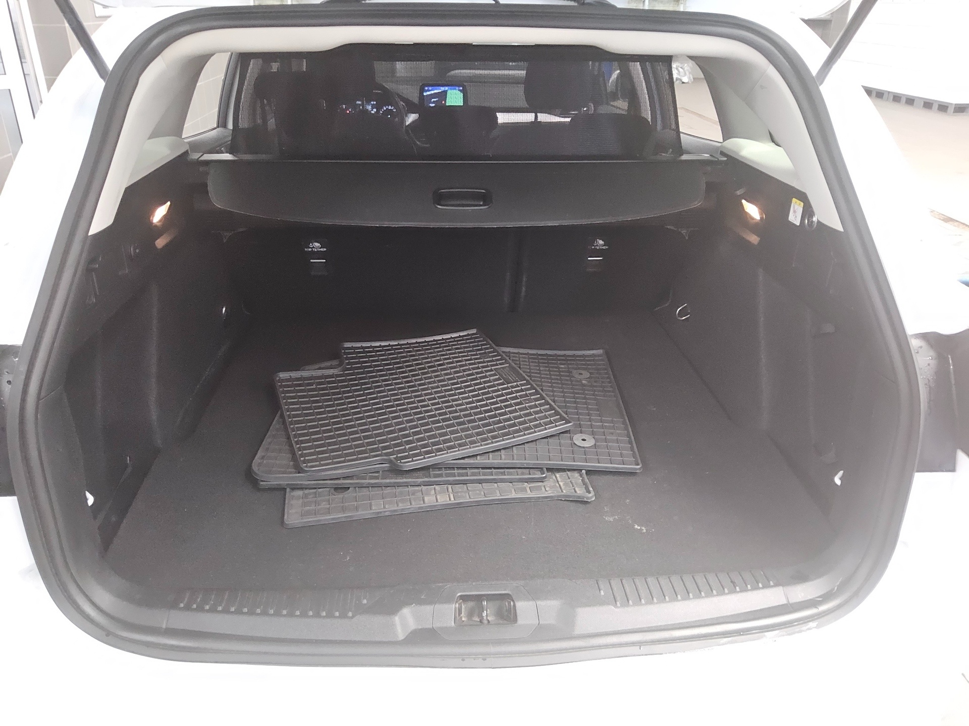 Ford Focus Turnier 1.5 EB Cool&Connect Navi RFK AHK 11