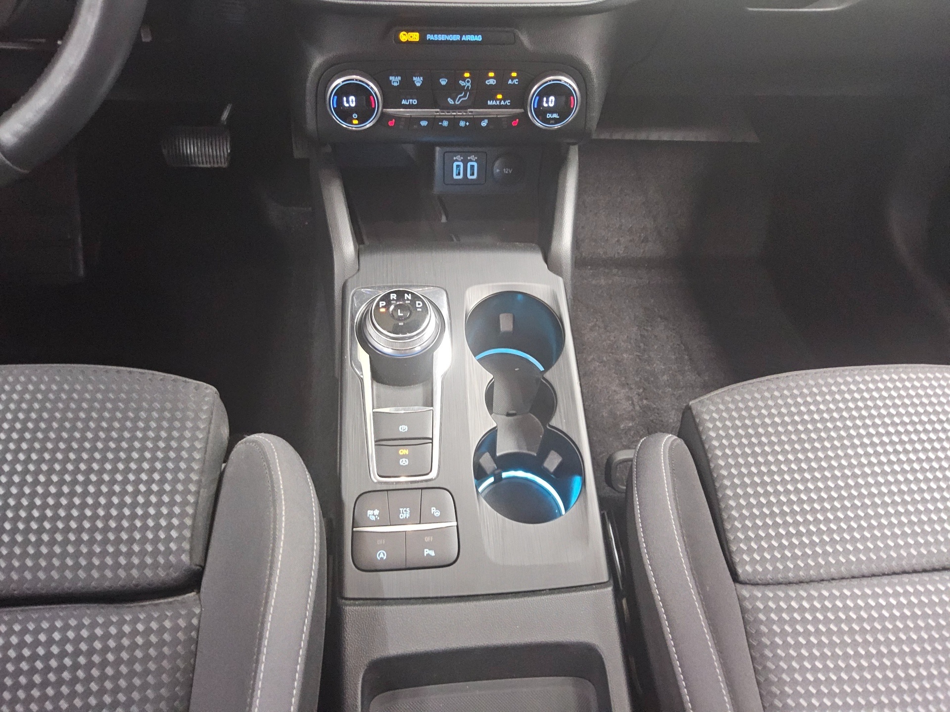 Ford Focus Turnier 1.5 EB Cool&Connect Navi RFK AHK 6