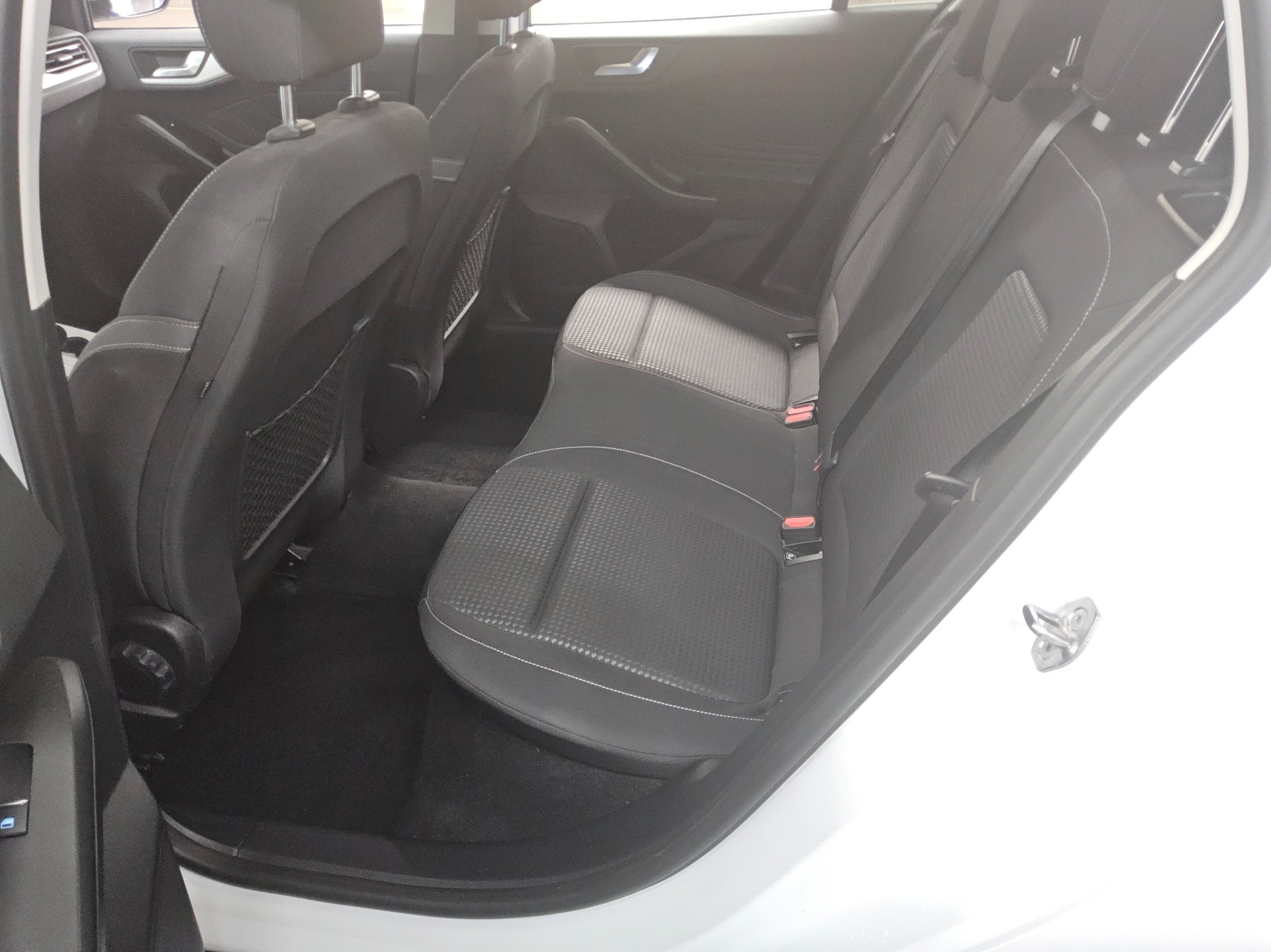 Ford Focus Turnier 1.5 EB Cool&Connect Navi RFK AHK 12
