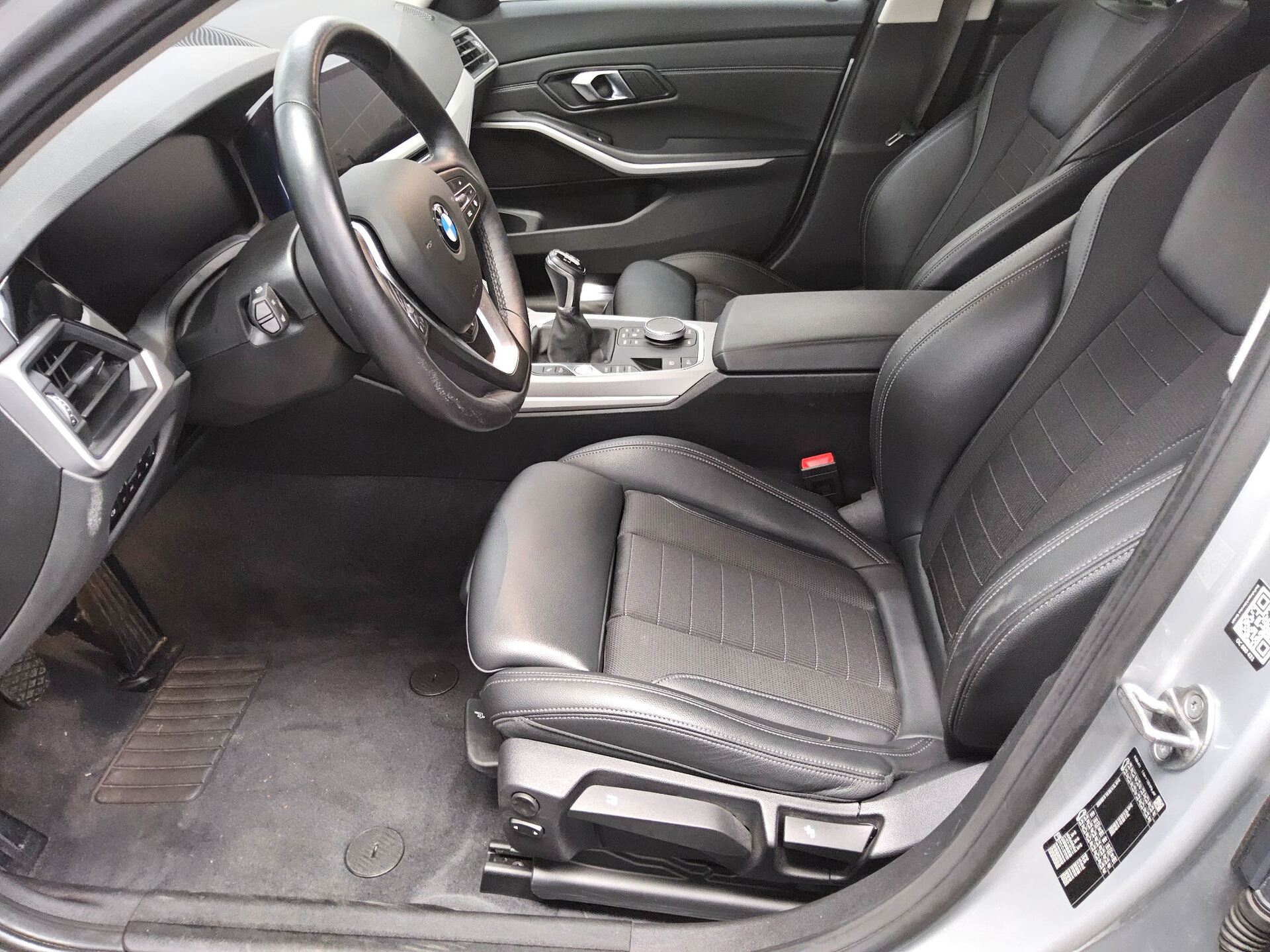 BMW 318d Touring Advantage T-Leder Navi LED LC Prof. 9