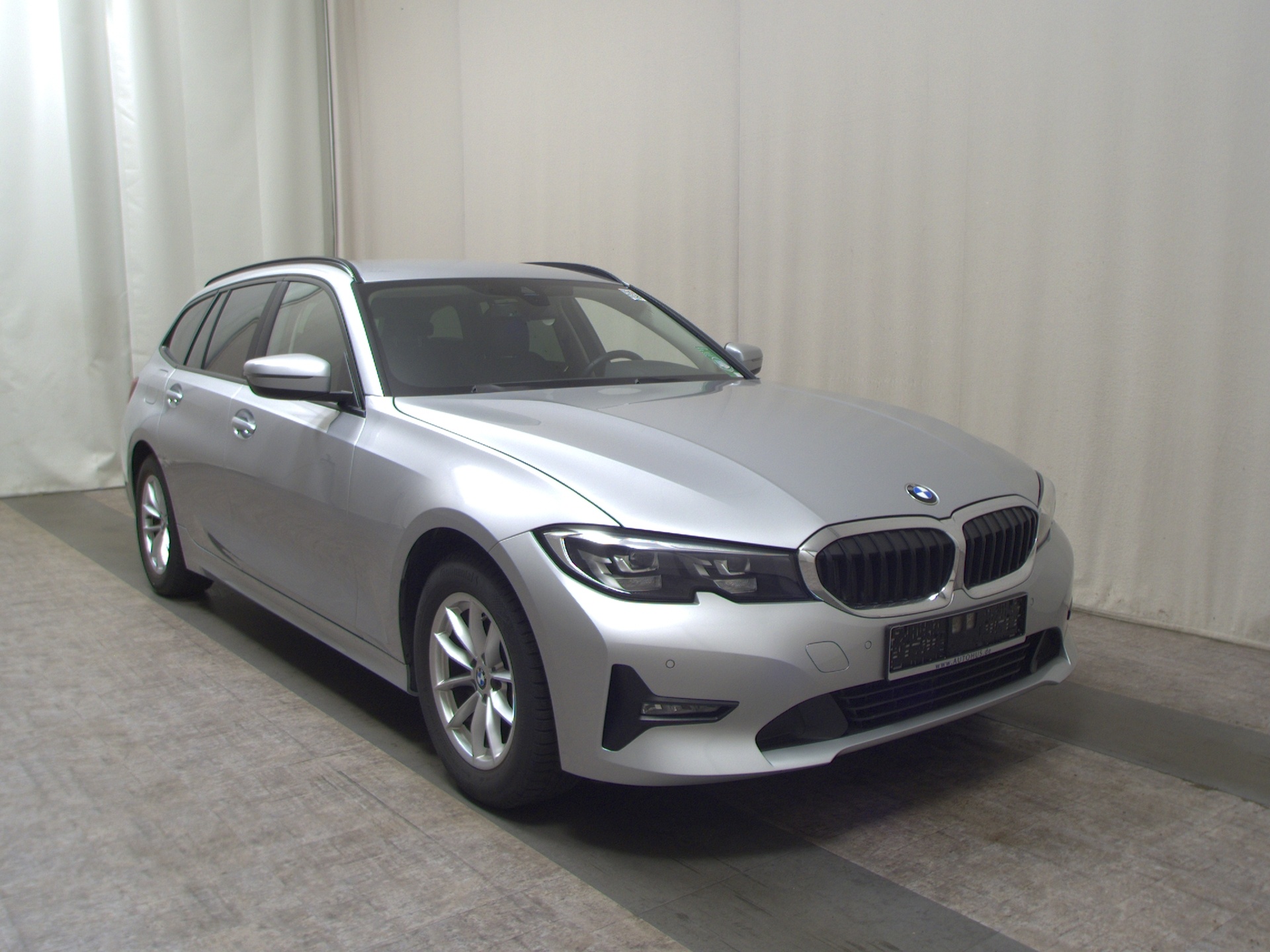 BMW 318d Touring Advantage T-Leder Navi LED LC Prof. 3