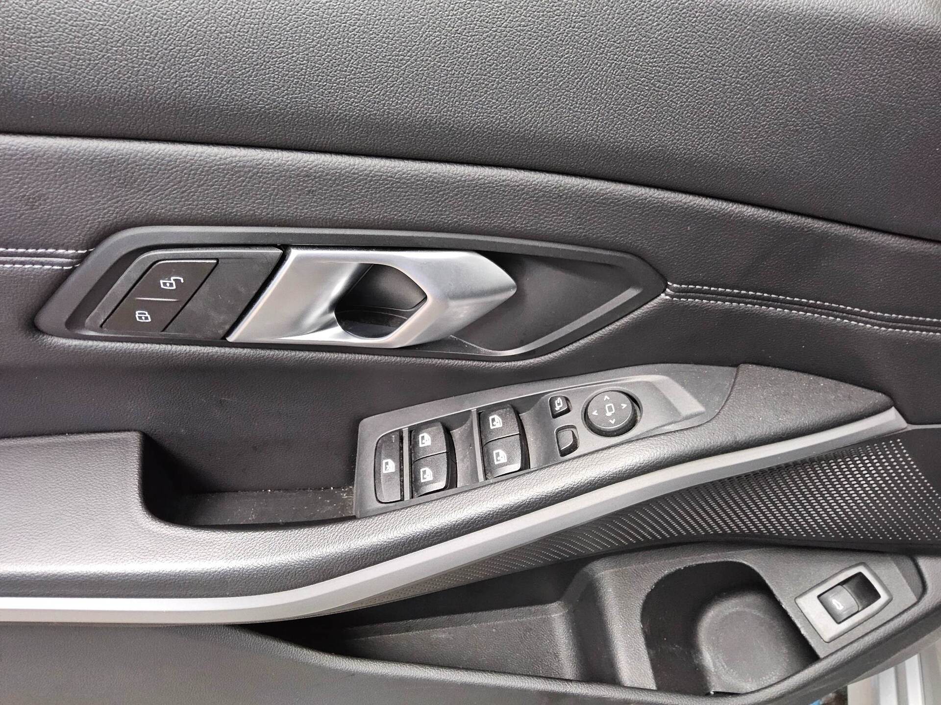 BMW 318d Touring Advantage T-Leder Navi LED LC Prof. 10