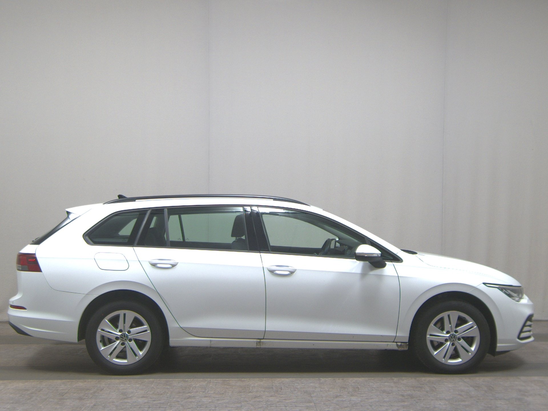 Volkswagen Golf-8 Var. 2.0 TDI Life Navi LED AID ACC PDC