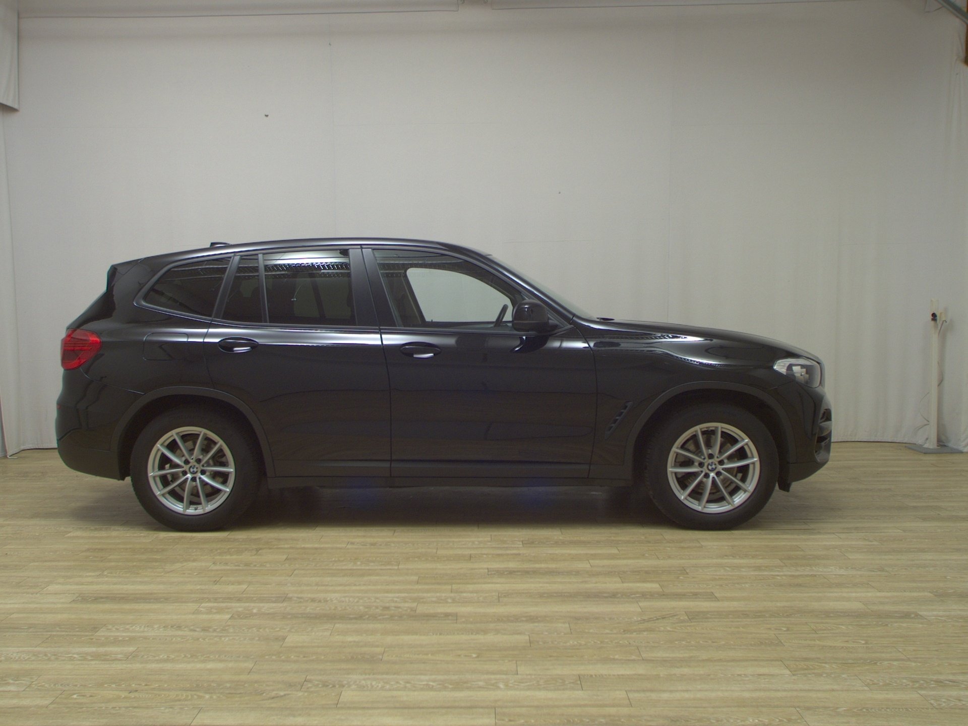 BMW X3 xDrive20i Advantage LC+ Navi LED AHK RfK SHZ