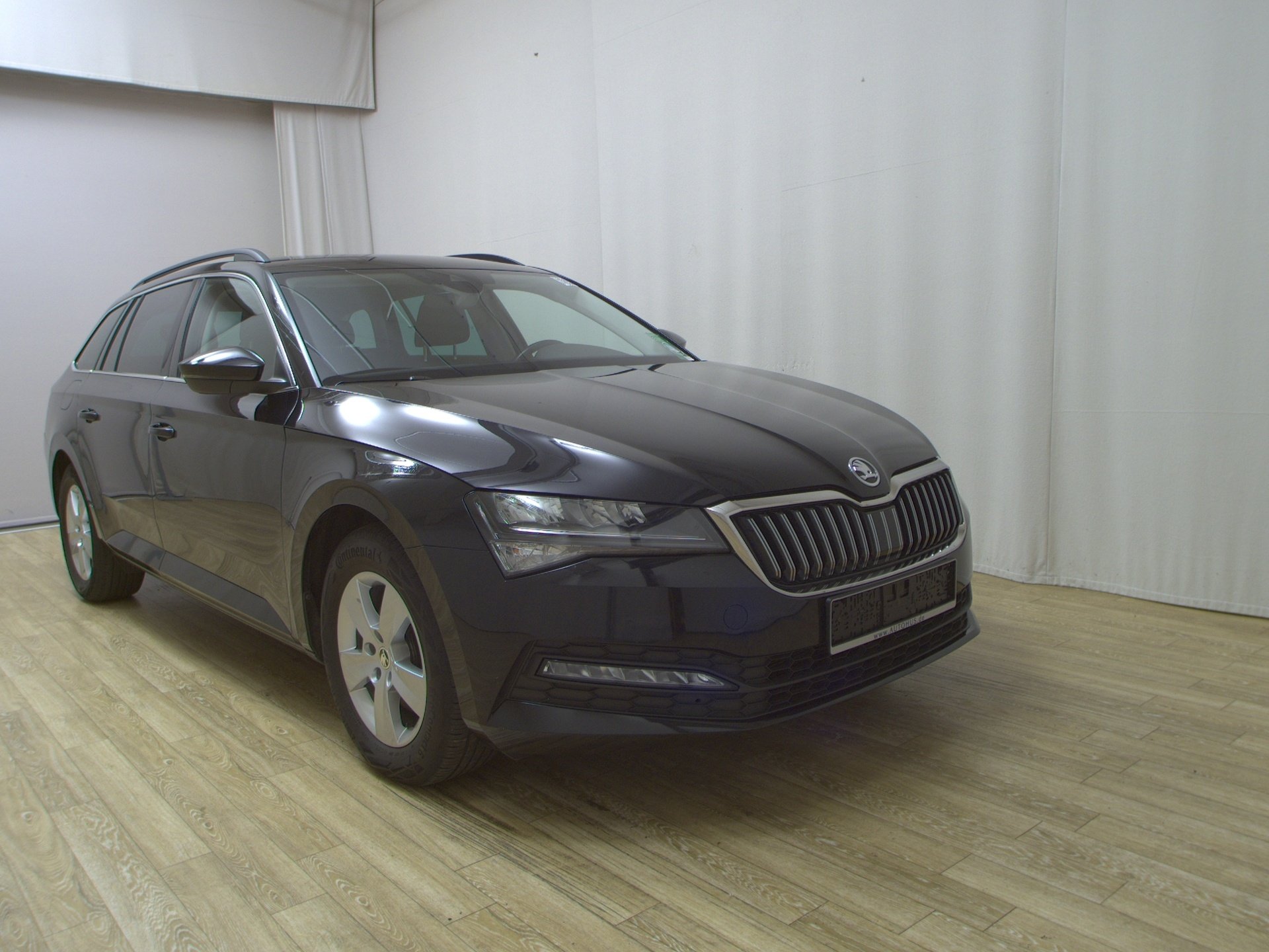 Skoda Superb Kombi 2.0 TDI Ambition Navi LED Virtual PDC Shz 3