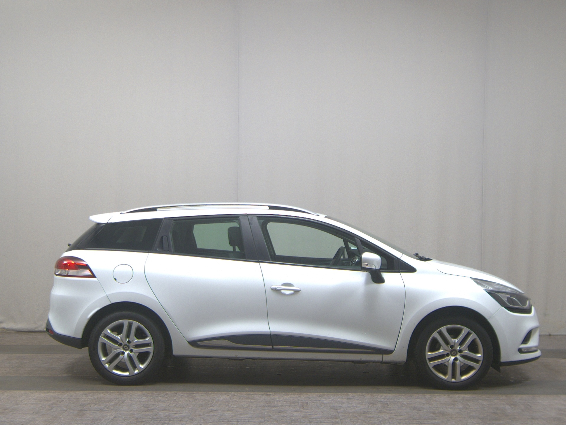 Renault Clio Grandtour 0.9 TCe Navi BT PDC Shz Tempomat