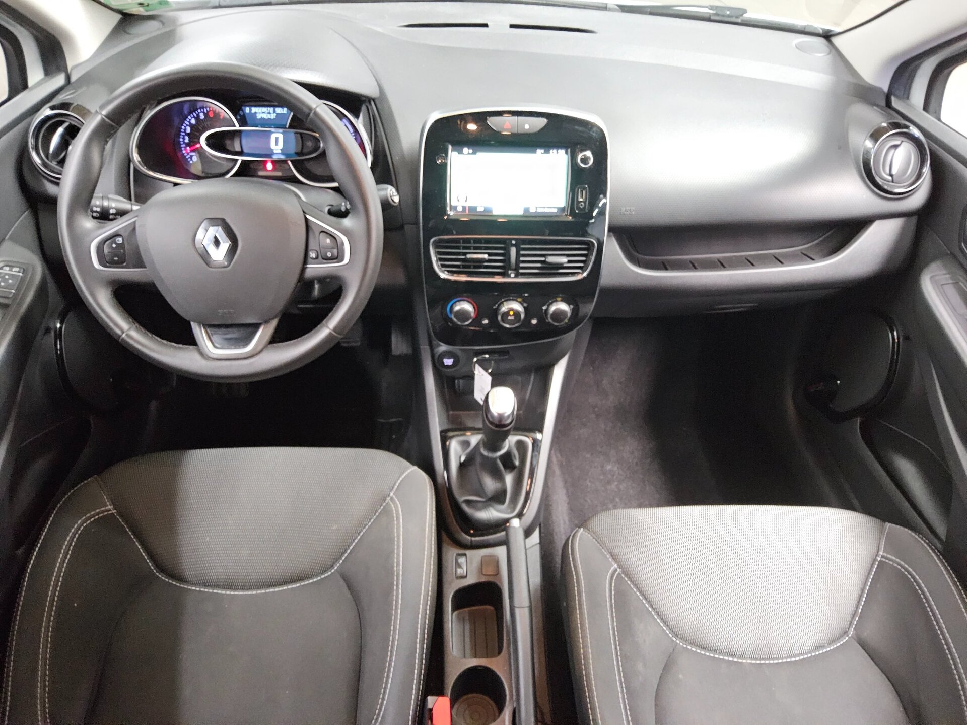 Renault Clio Grandtour 0.9 TCe Navi BT PDC Shz Tempomat 5