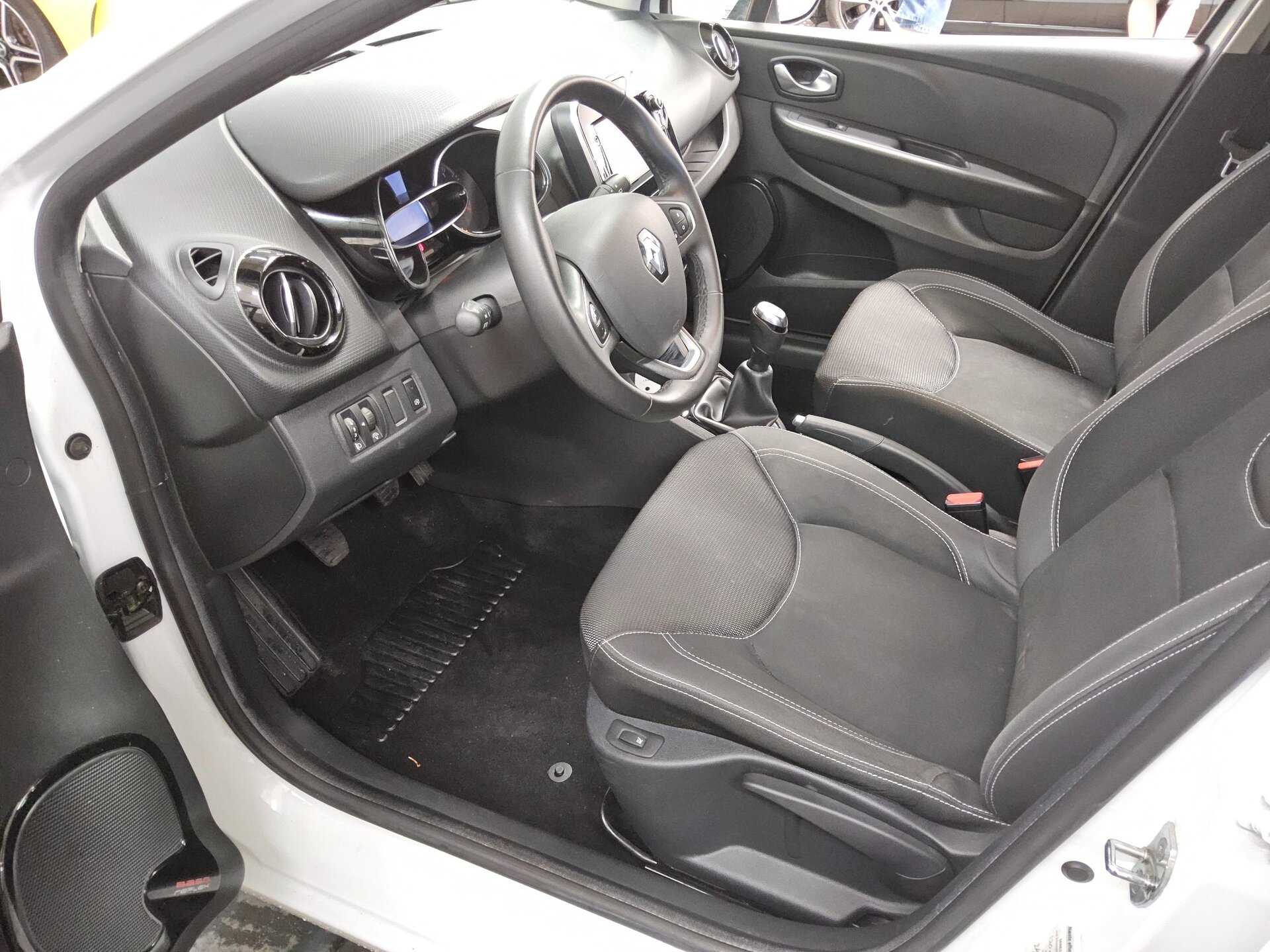 Renault Clio Grandtour 0.9 TCe Navi BT PDC Shz Tempomat 8