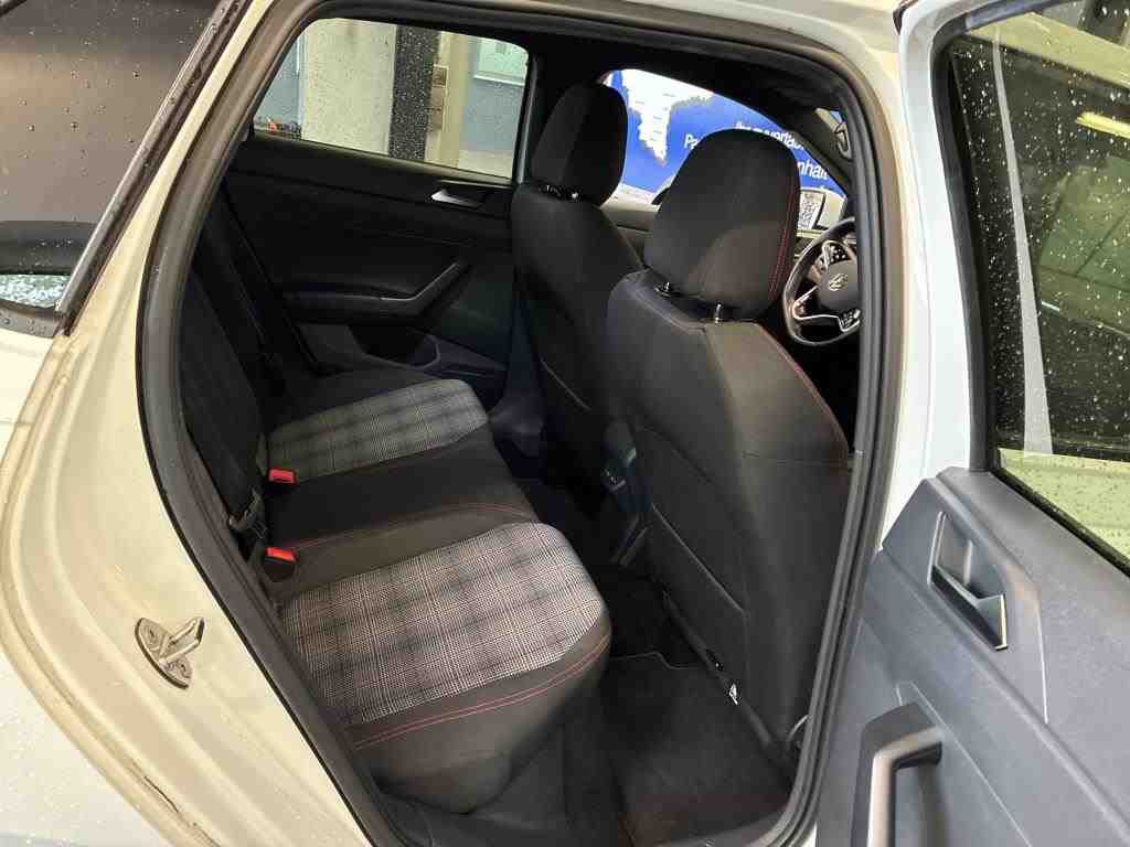 Volkswagen Polo 2.0 TSI GTI DC ACC PDC SHZ 7