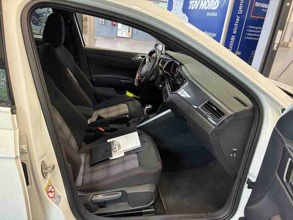 Volkswagen Polo 2.0 TSI GTI DC ACC PDC SHZ 6