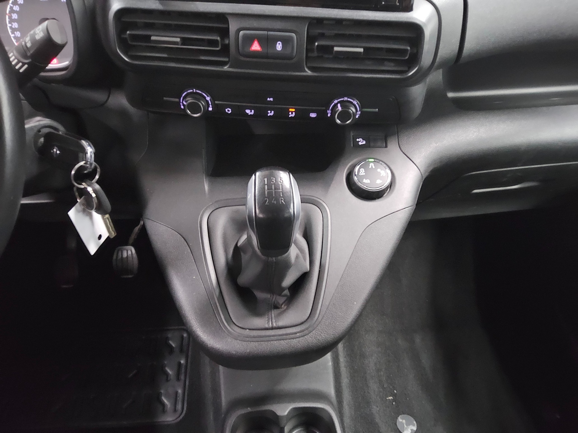 Opel Combo Life 1.5 D Edition 5-Sitze PDC Shz DAB 6