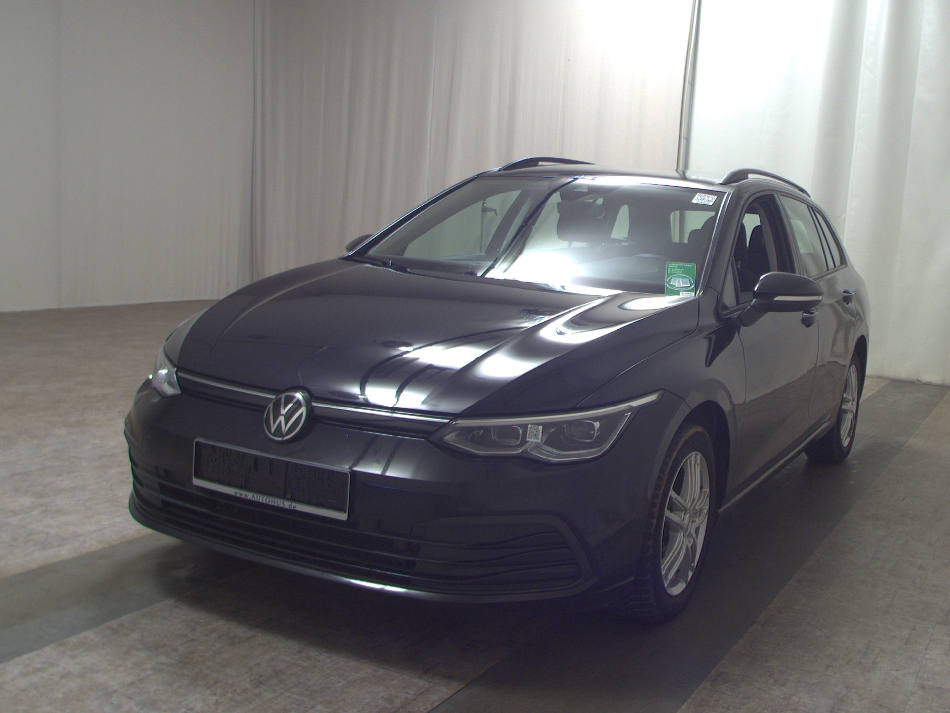 Volkswagen Golf-8 Var. 2.0 TDI Life Navi DC LED+ ACC Shz 2
