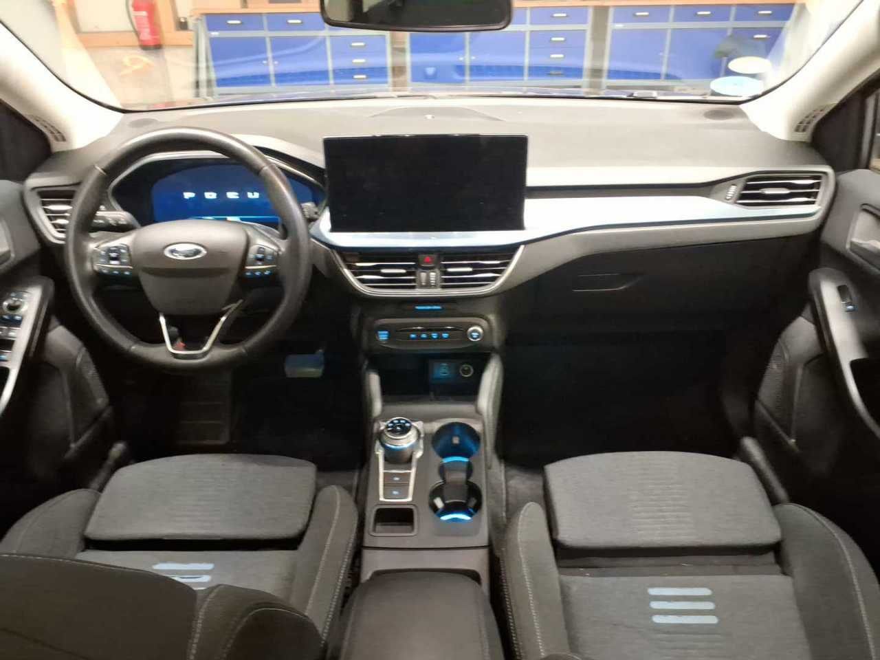 Ford Focus Turnier 1.5 EB NAVI LED SHZ RFK PANO 5