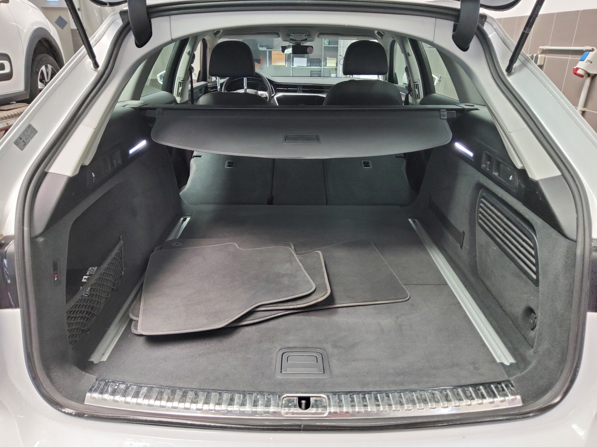 Audi A6 Avant 45 TDI Qu. Navi LED Head-up AHK RFK ACC 12