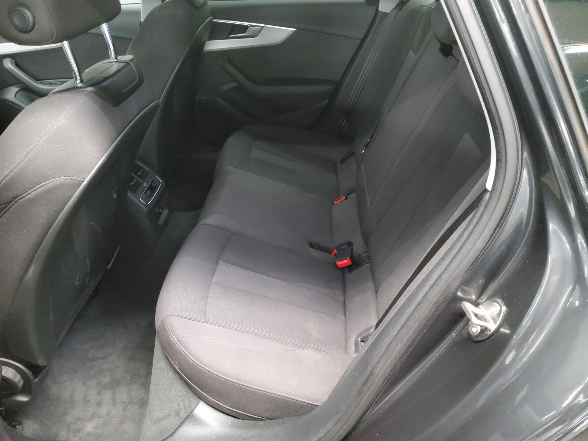 Audi A4 Avant 40 TDI advanced Navi LED vc ACC AHK Shz 13