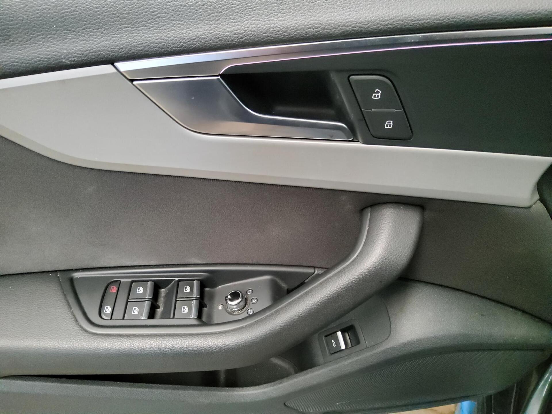 Audi A4 Avant 40 TDI advanced Navi LED vc ACC AHK Shz 10