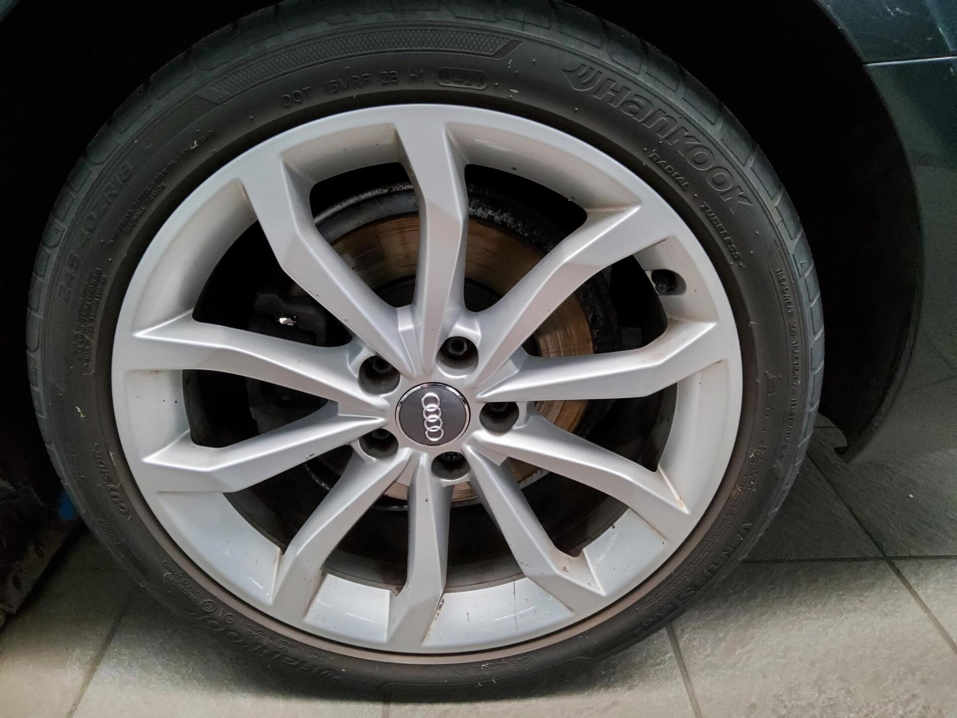 Audi A4 Avant 40 TDI advanced Navi LED vc ACC AHK Shz 11