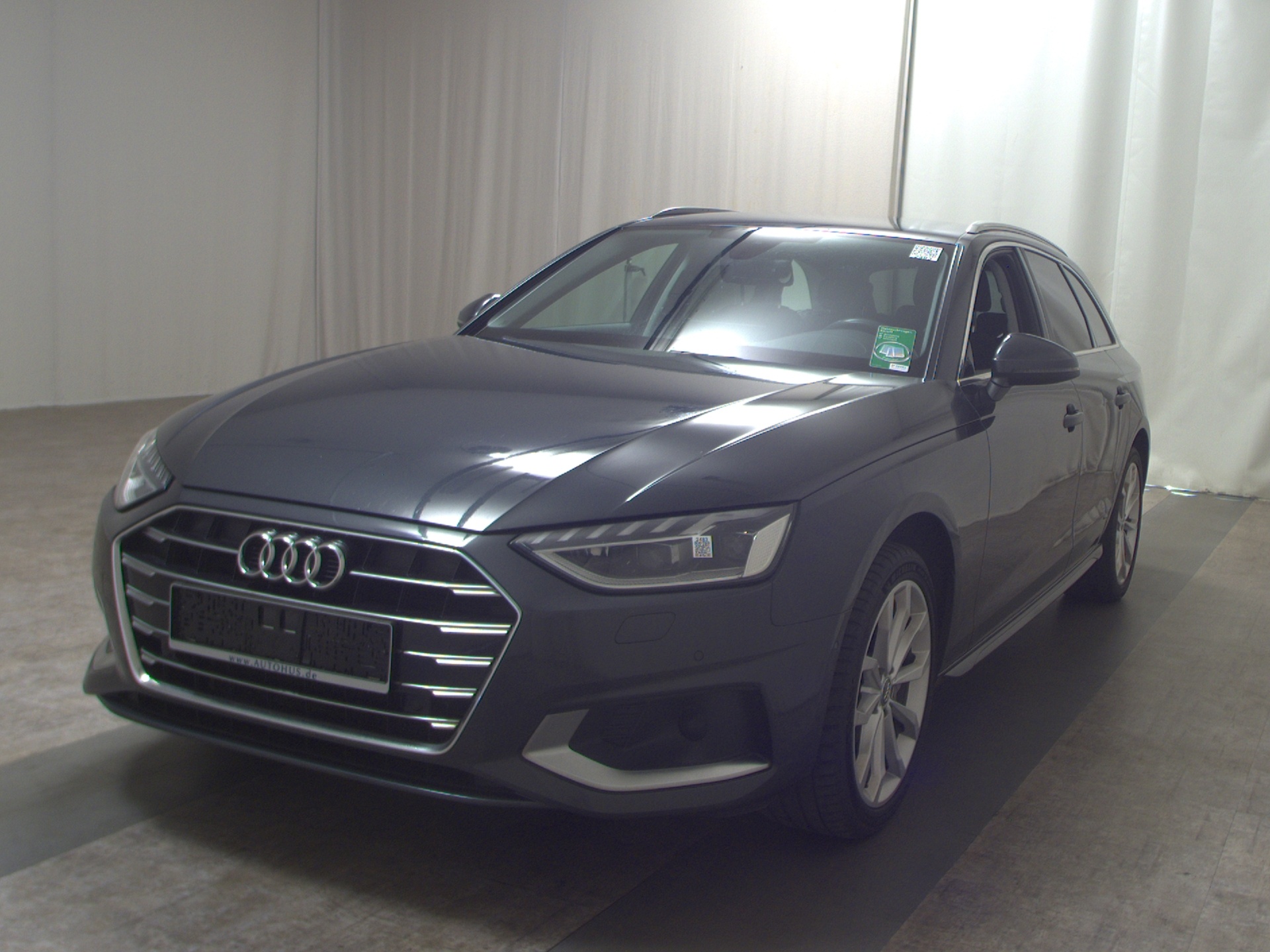 Audi A4 Avant 40 TDI advanced Navi LED vc ACC AHK Shz 2