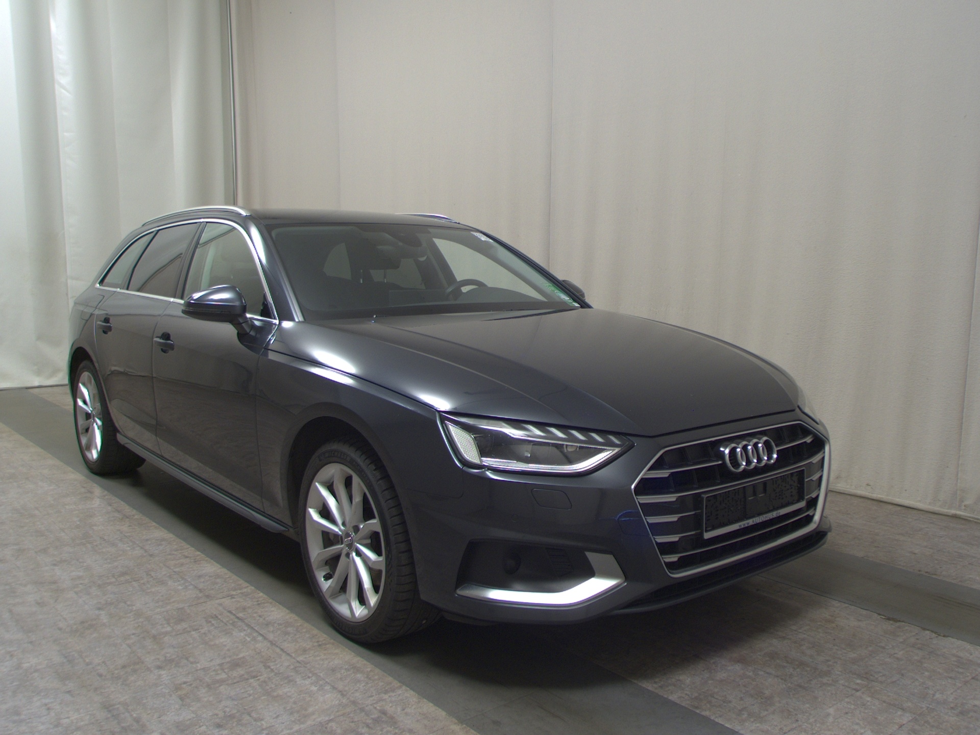 Audi A4 Avant 40 TDI advanced Navi LED vc ACC AHK Shz 3