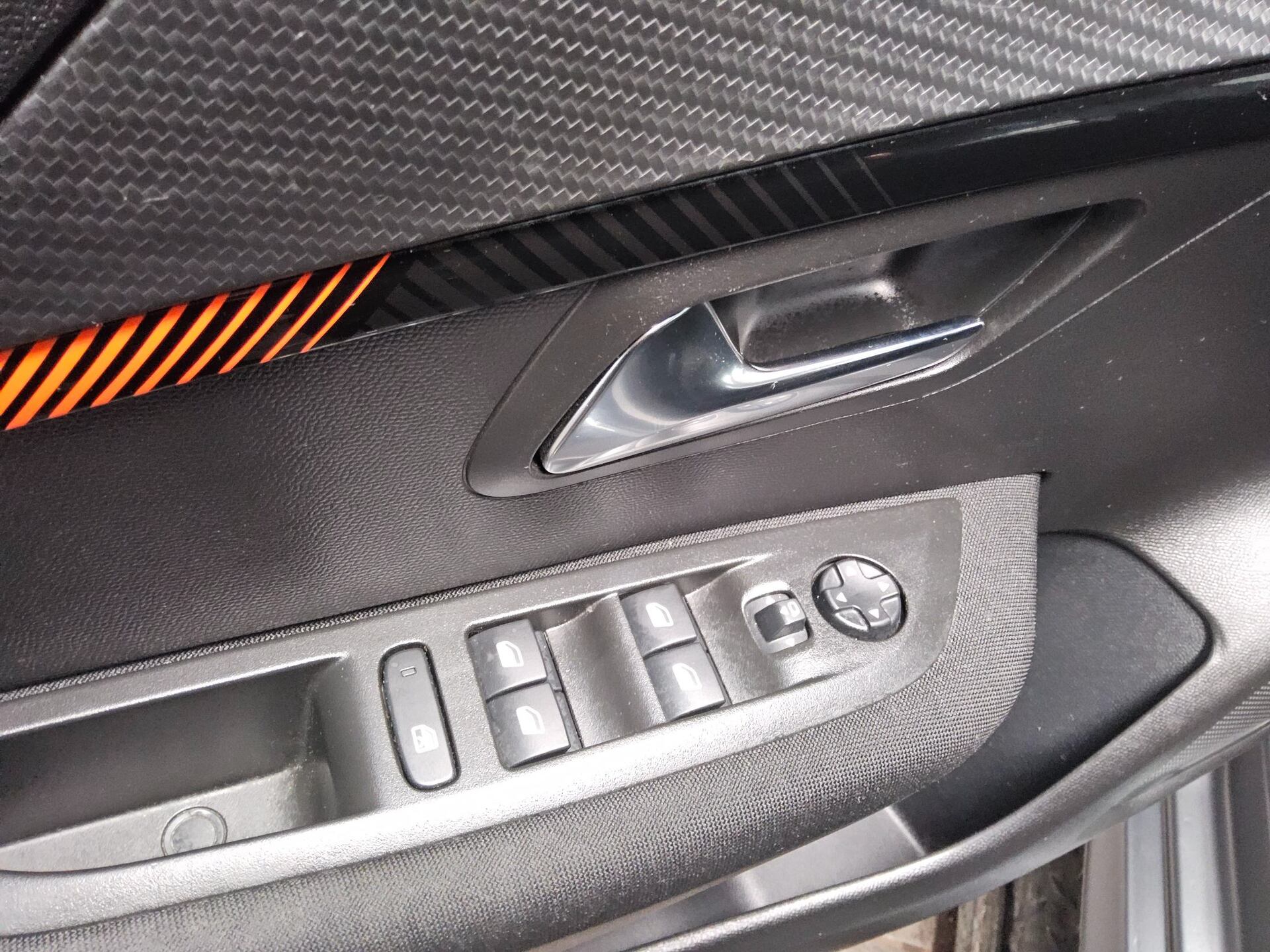 Peugeot 208 1.5 BlueHDI Active Navi LED PDC Shz Tempomat 9