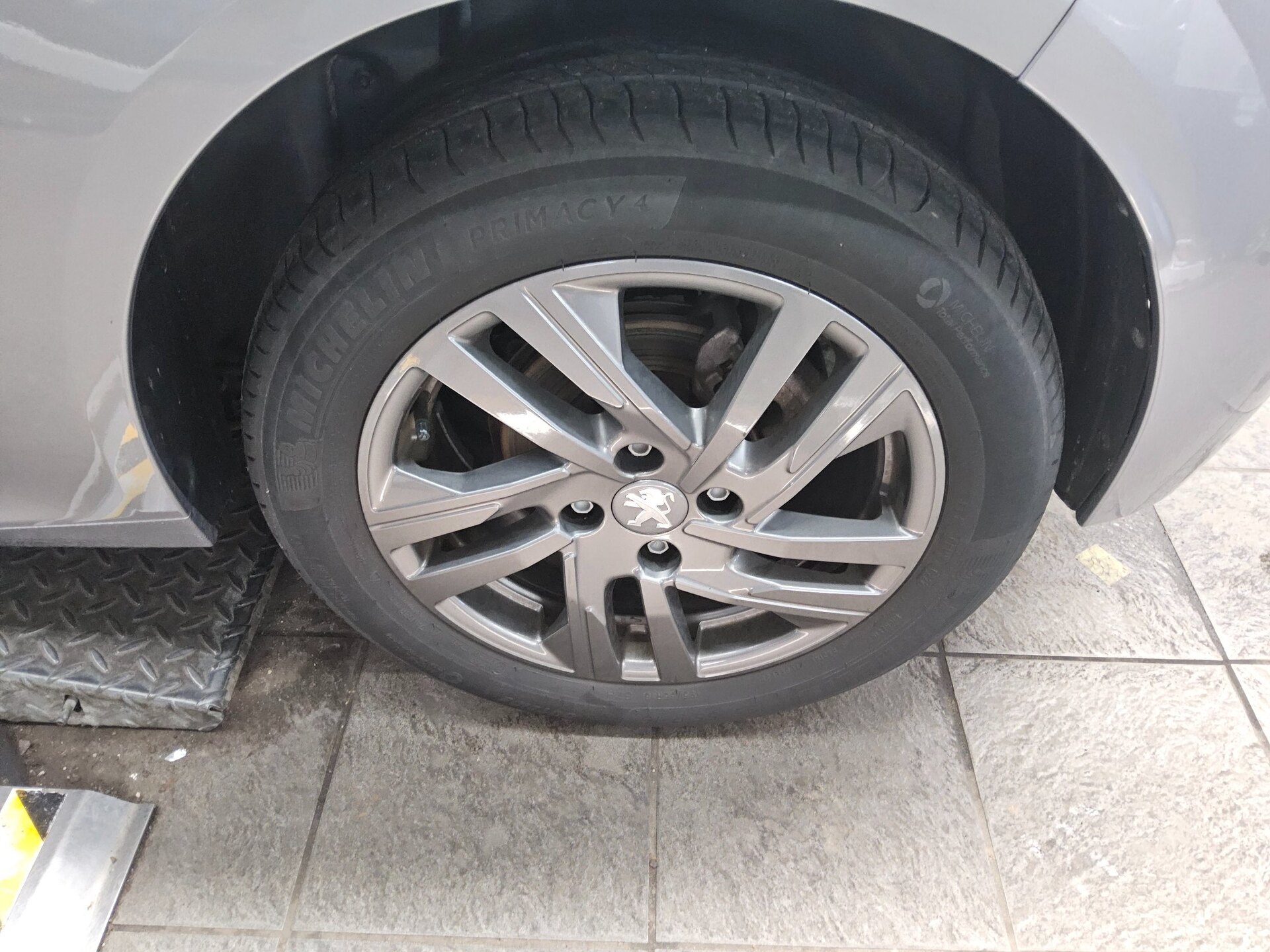 Peugeot 208 1.5 BlueHDI Active Navi LED PDC Shz Tempomat 10