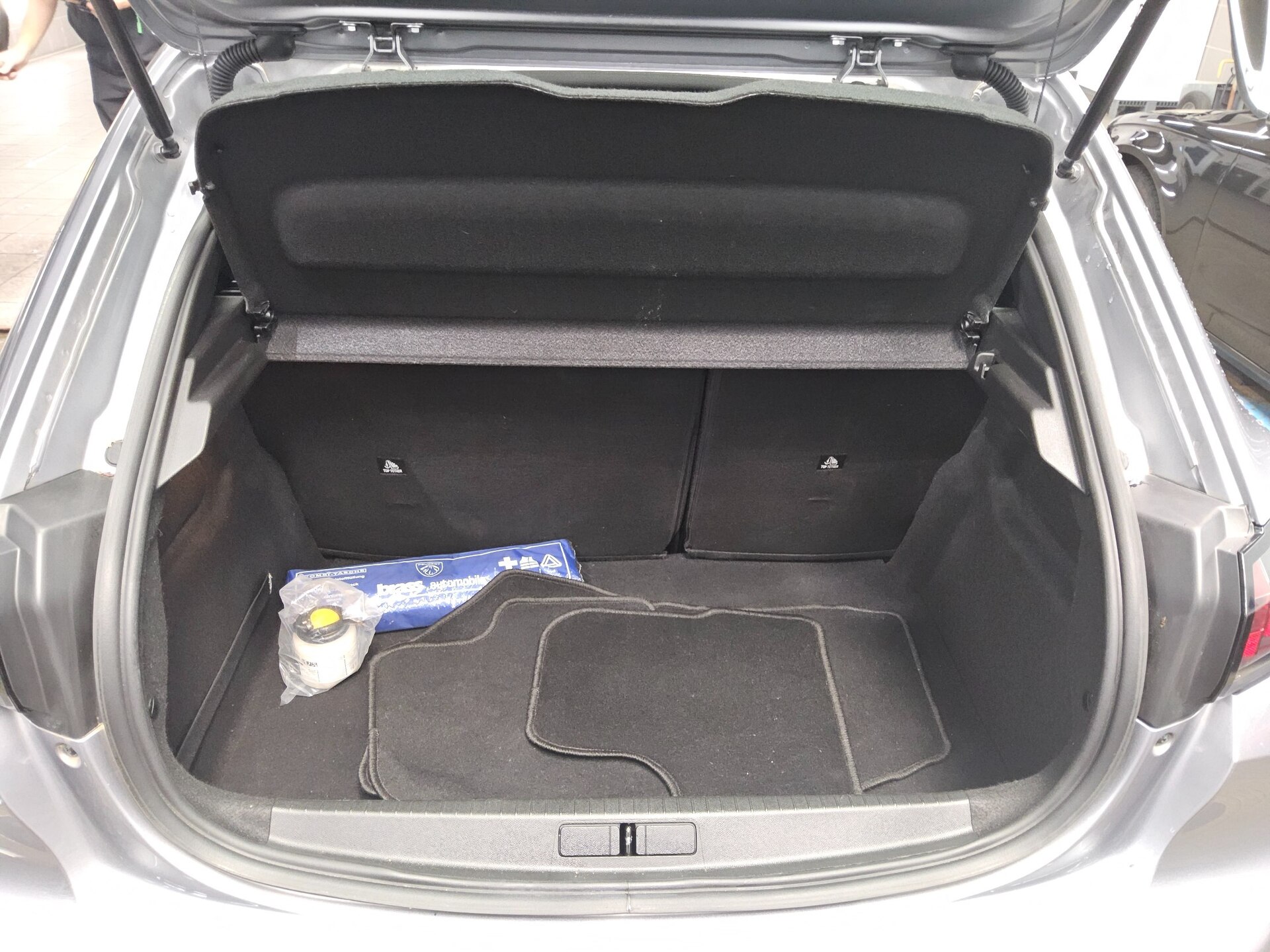 Peugeot 208 1.5 BlueHDI Active Navi LED PDC Shz Tempomat 11