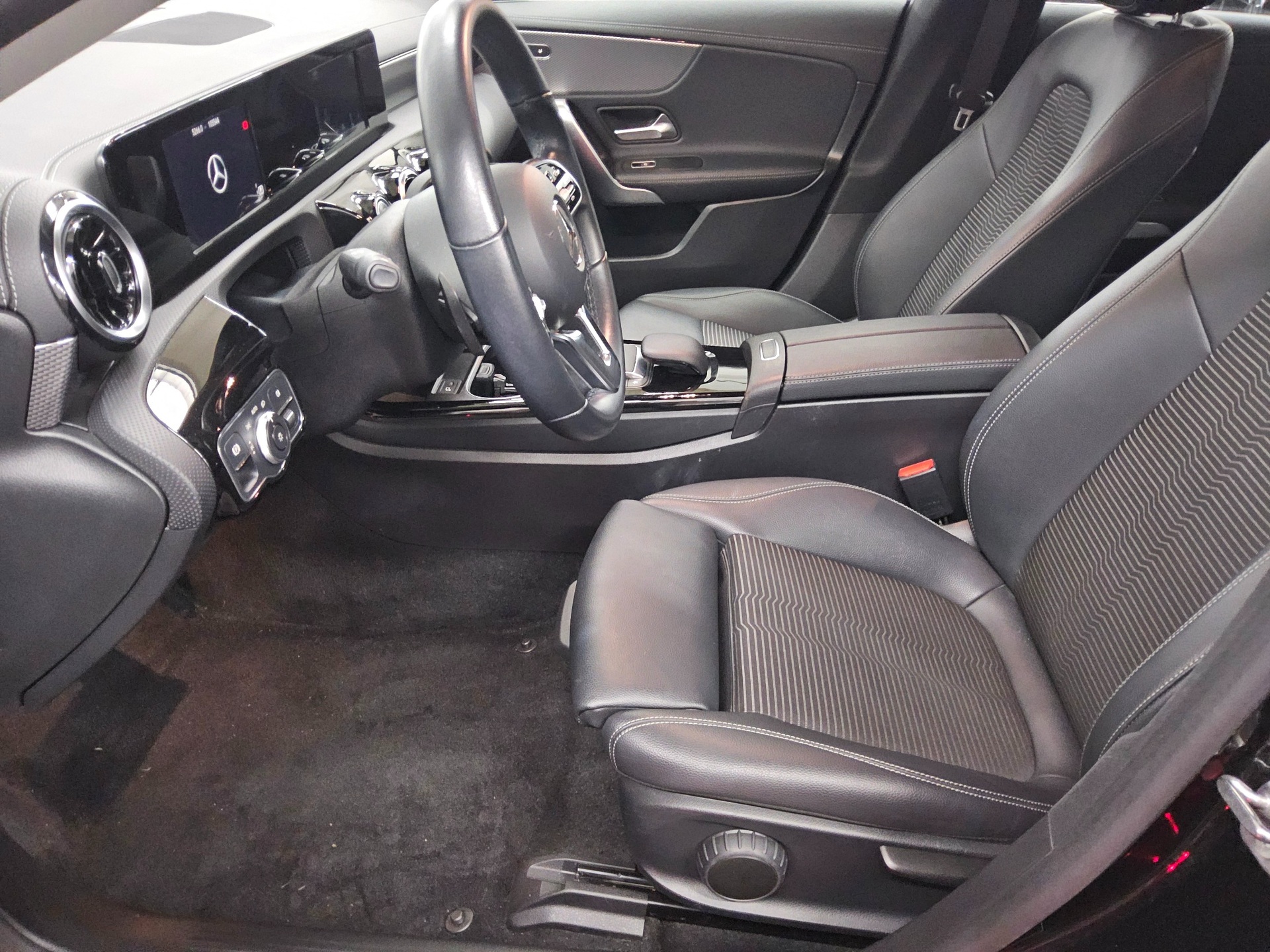 Mercedes-Benz CLA 180 SB d Progressive Navi LED MBUX T-Leder 9
