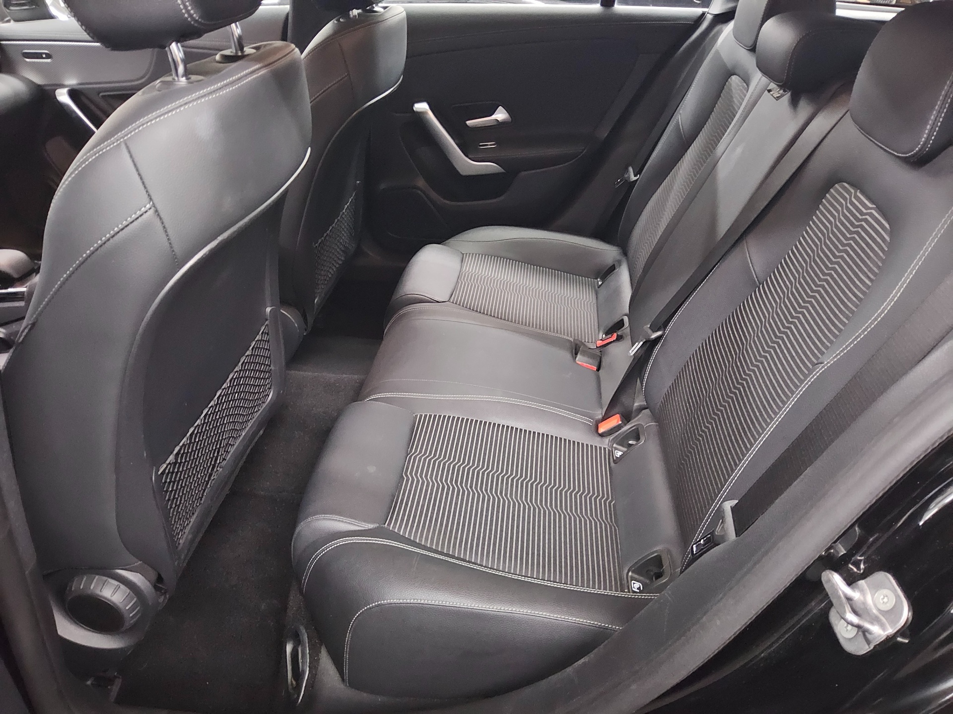 Mercedes-Benz CLA 180 SB d Progressive Navi LED MBUX T-Leder 13
