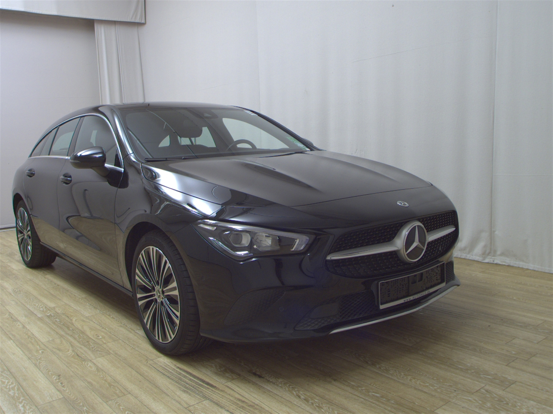 Mercedes-Benz CLA 220 SB d Progressive Navi LED AHK Kamera 3