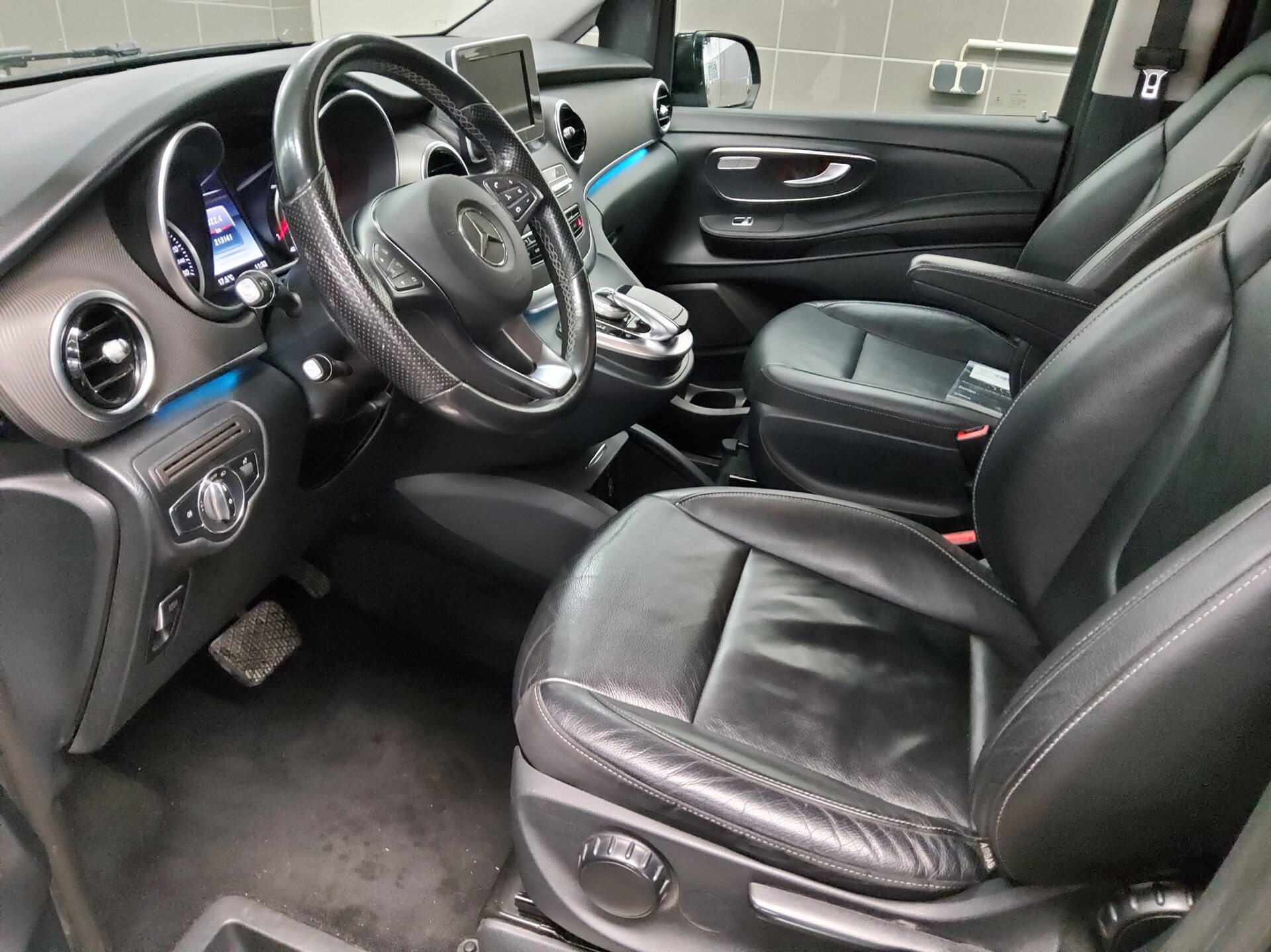 Mercedes-Benz V 250 d Avantgarde 8-Sitze Leder Navi LED AHK 8