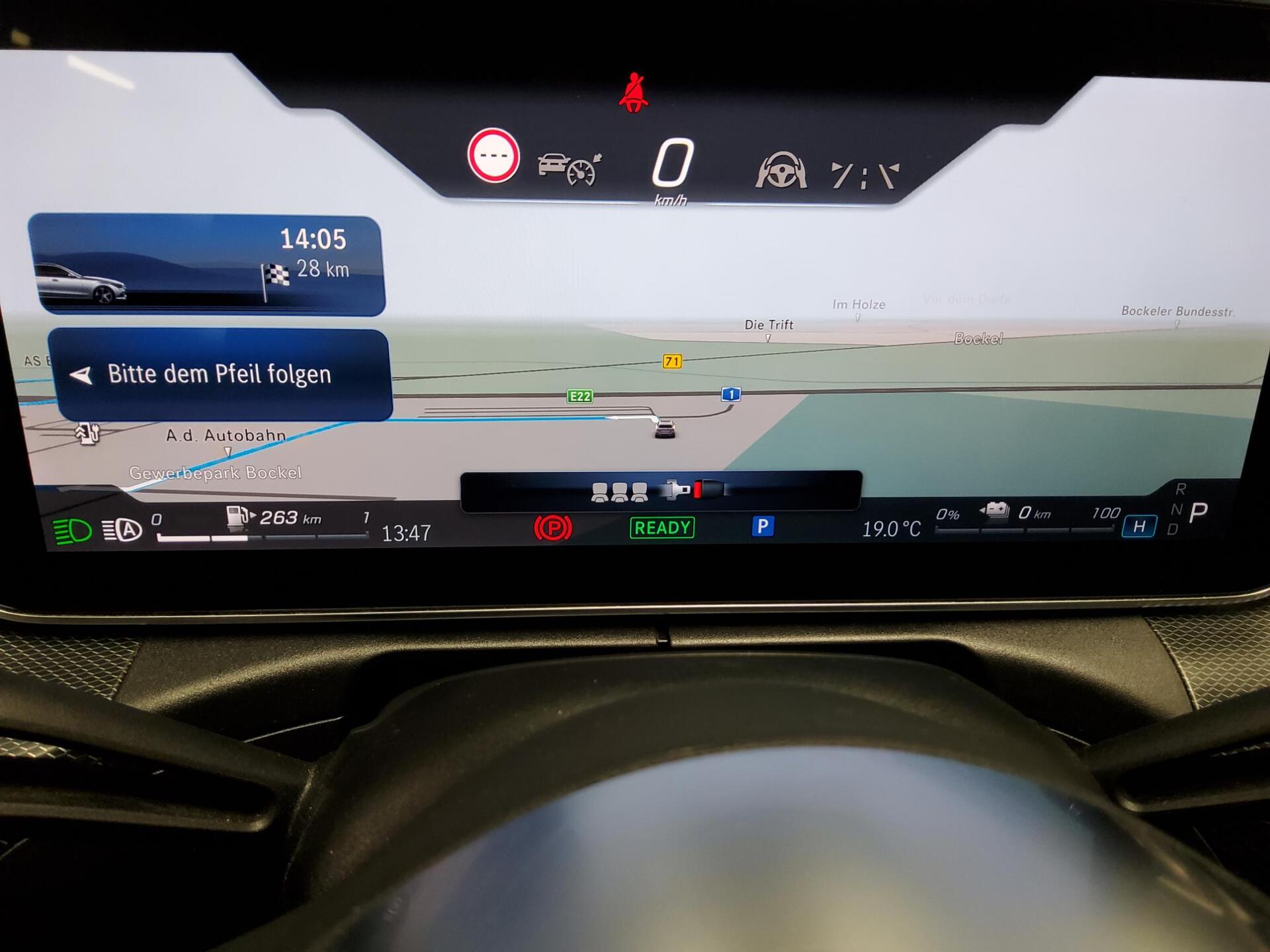 Mercedes-Benz C 300 T e Avantgarde Navi Pano LED AHK Distr.+ 8