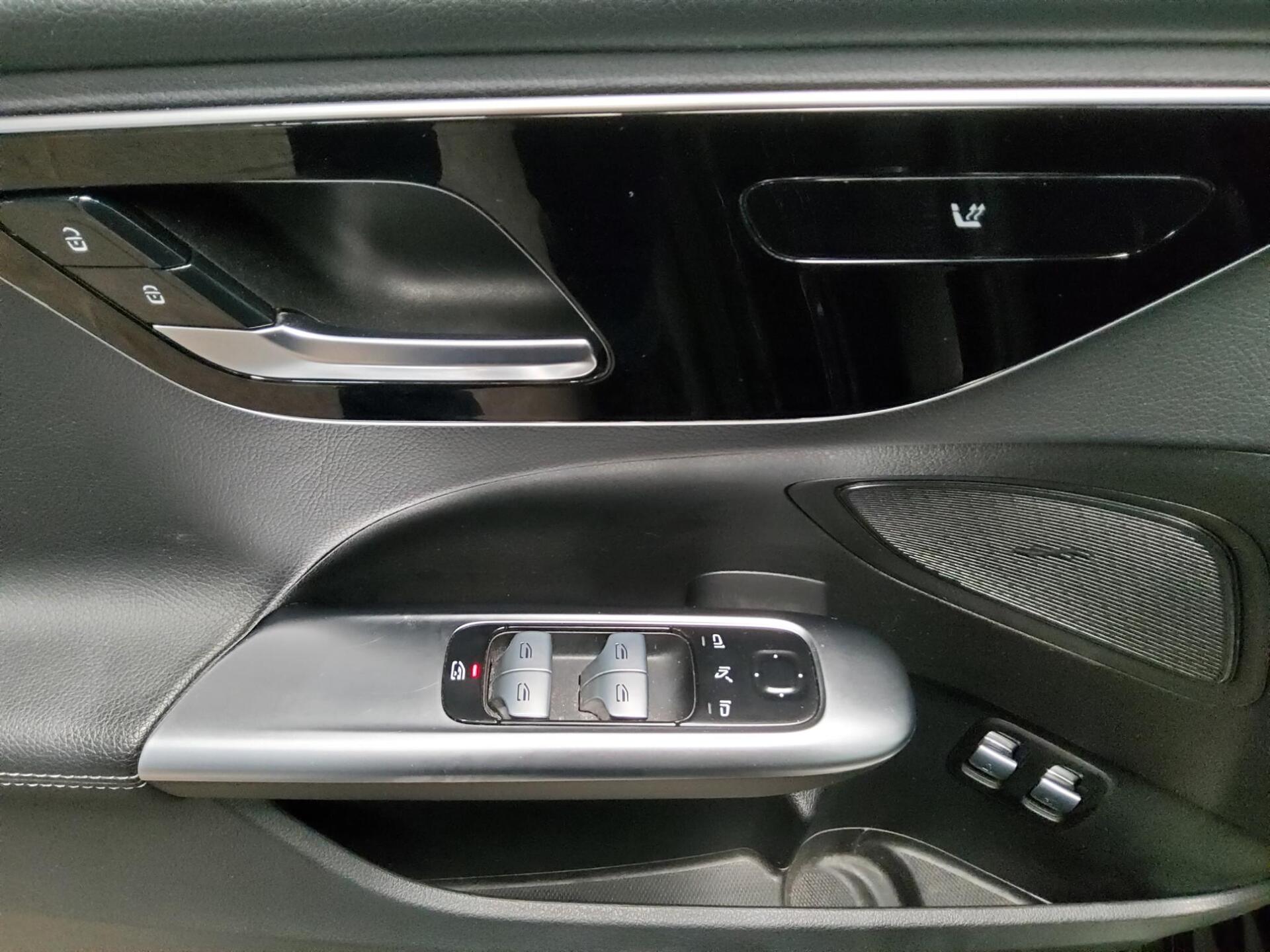 Mercedes-Benz C 300 T e Avantgarde Navi Pano LED AHK Distr.+ 10