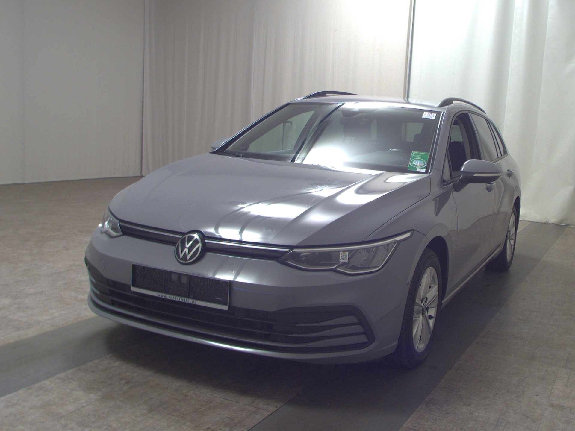 Volkswagen Golf-8 Var. 2.0 TDI Life Navi LED AID Shz RFK 2