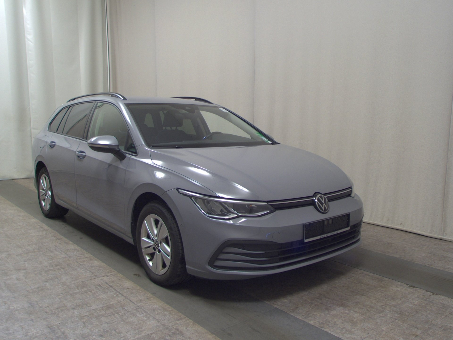 Volkswagen Golf-8 Var. 2.0 TDI Life Navi LED AID Shz RFK 3