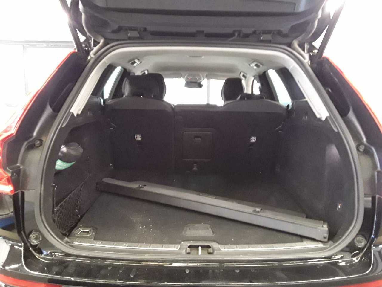 Volvo XC60 B4 D AWD Core Navi LED Leder AHK RFK 8