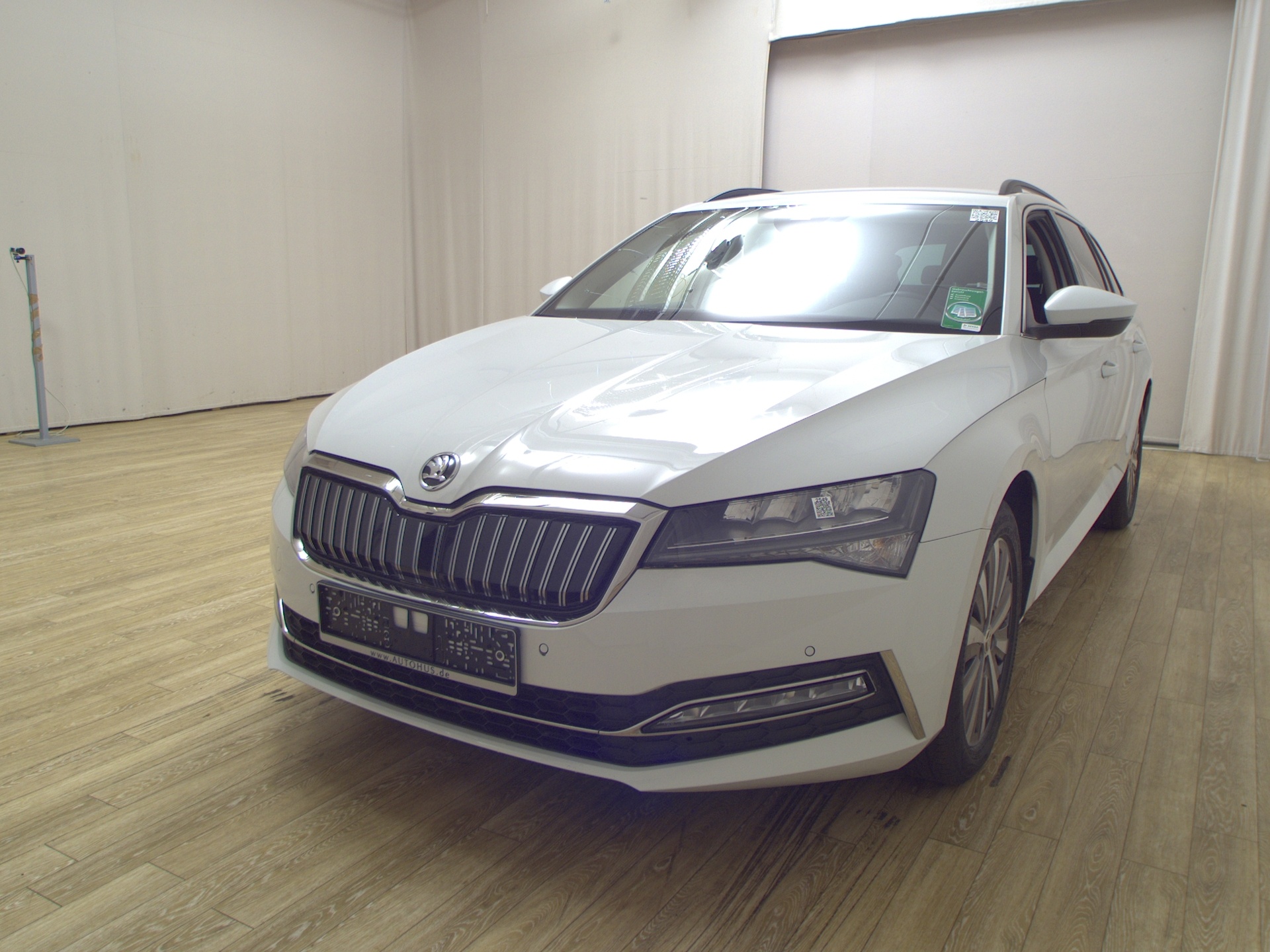 Skoda Superb Kombi 1.4 TSI iV Ambition Navi LED AID 2