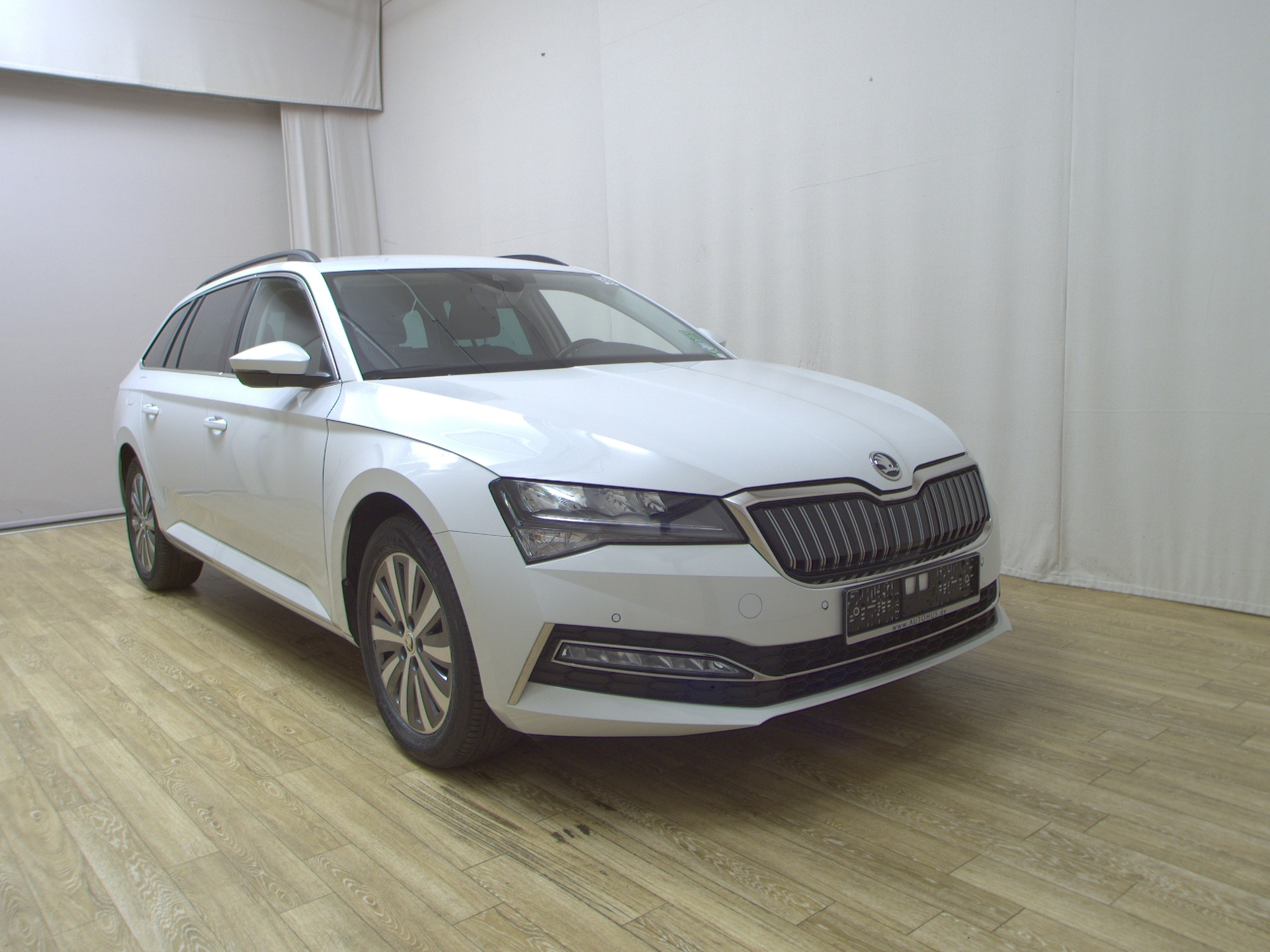 Skoda Superb Kombi 1.4 TSI iV Ambition Navi LED AID 3